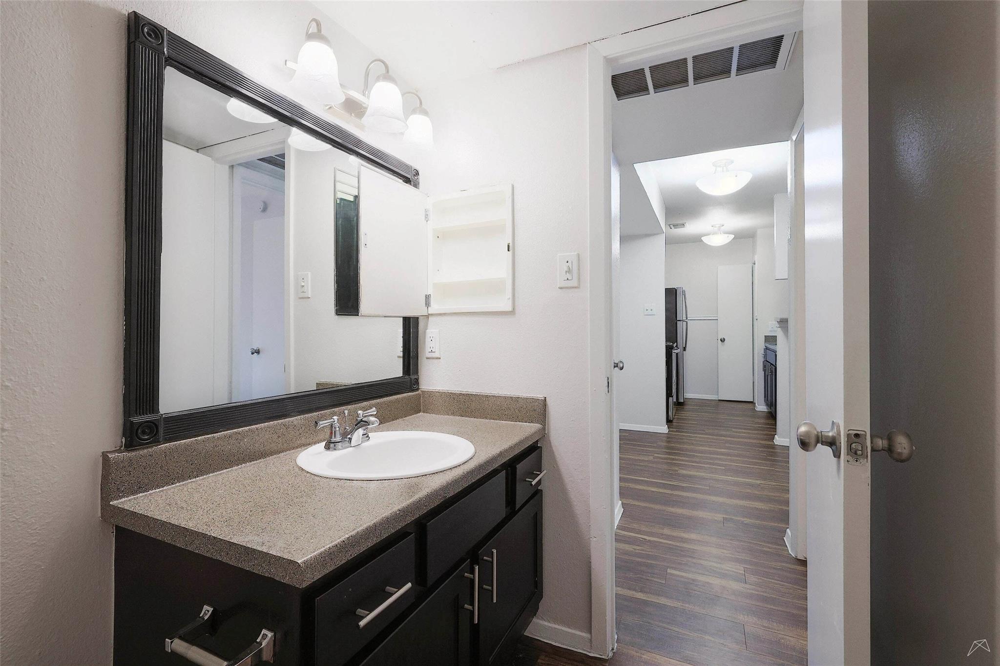 6808 S I-35 Frontage Rd # 175, Austin, TX 78745