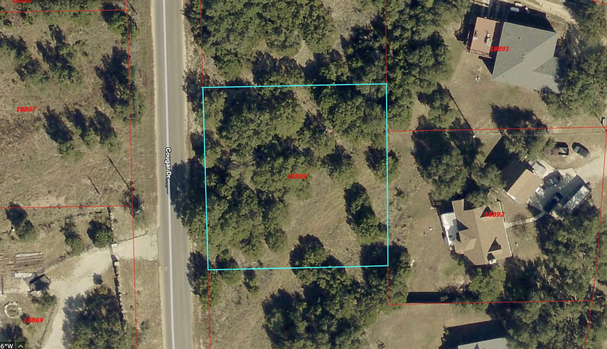 1061 Cougar Dr, Canyon Lake, TX 78133