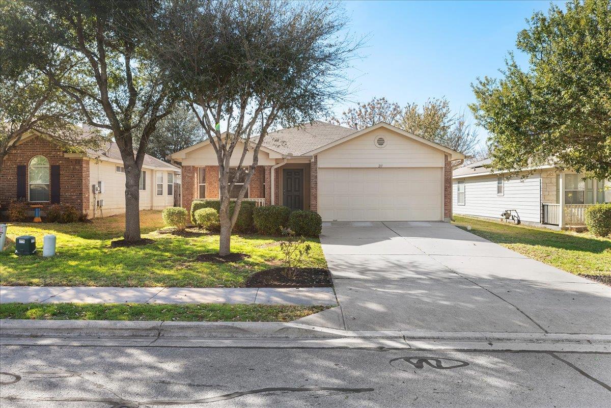 211 Tolcarne Dr, Hutto, TX 78634