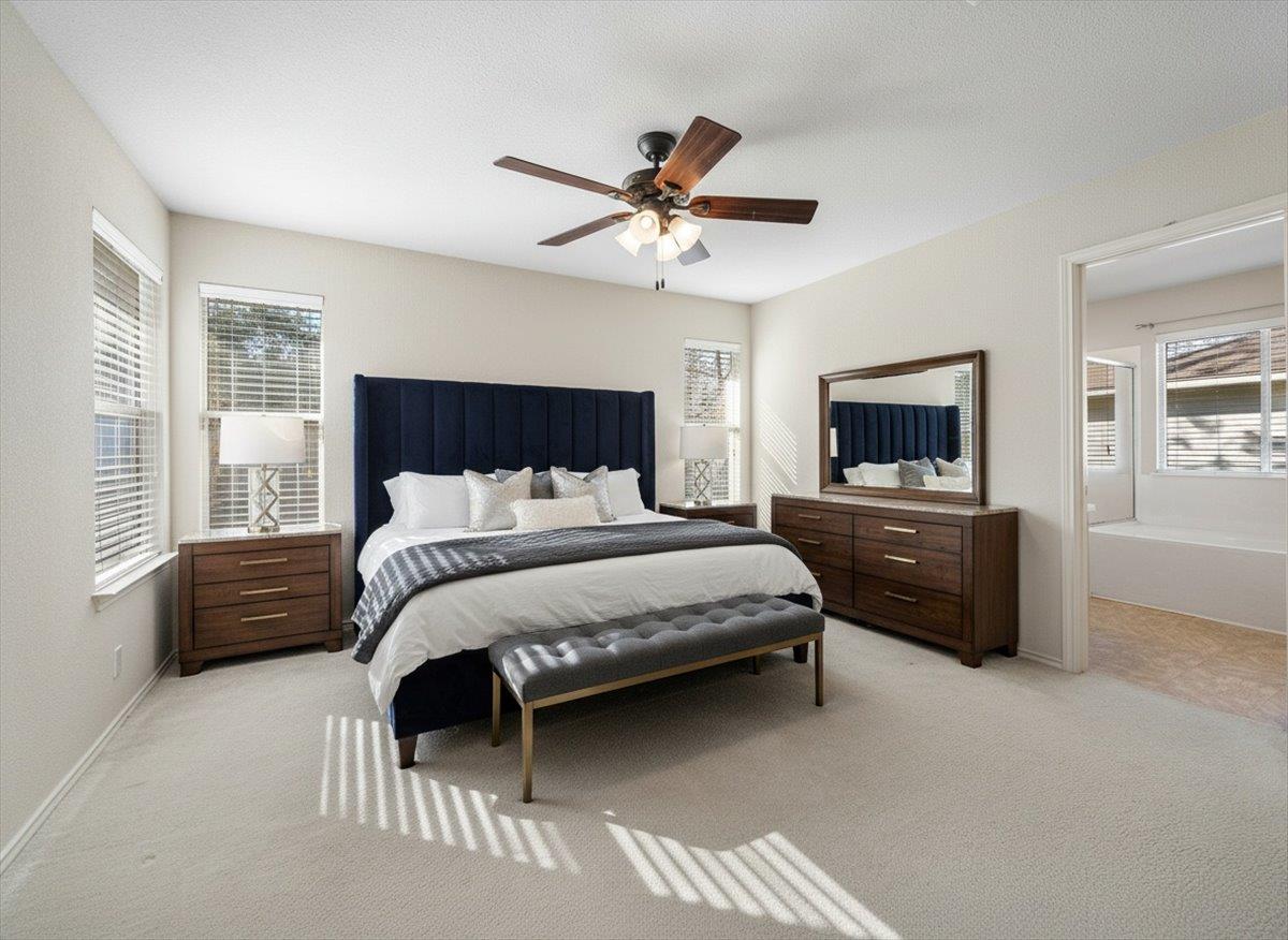 211 Tolcarne Dr, Hutto, TX 78634