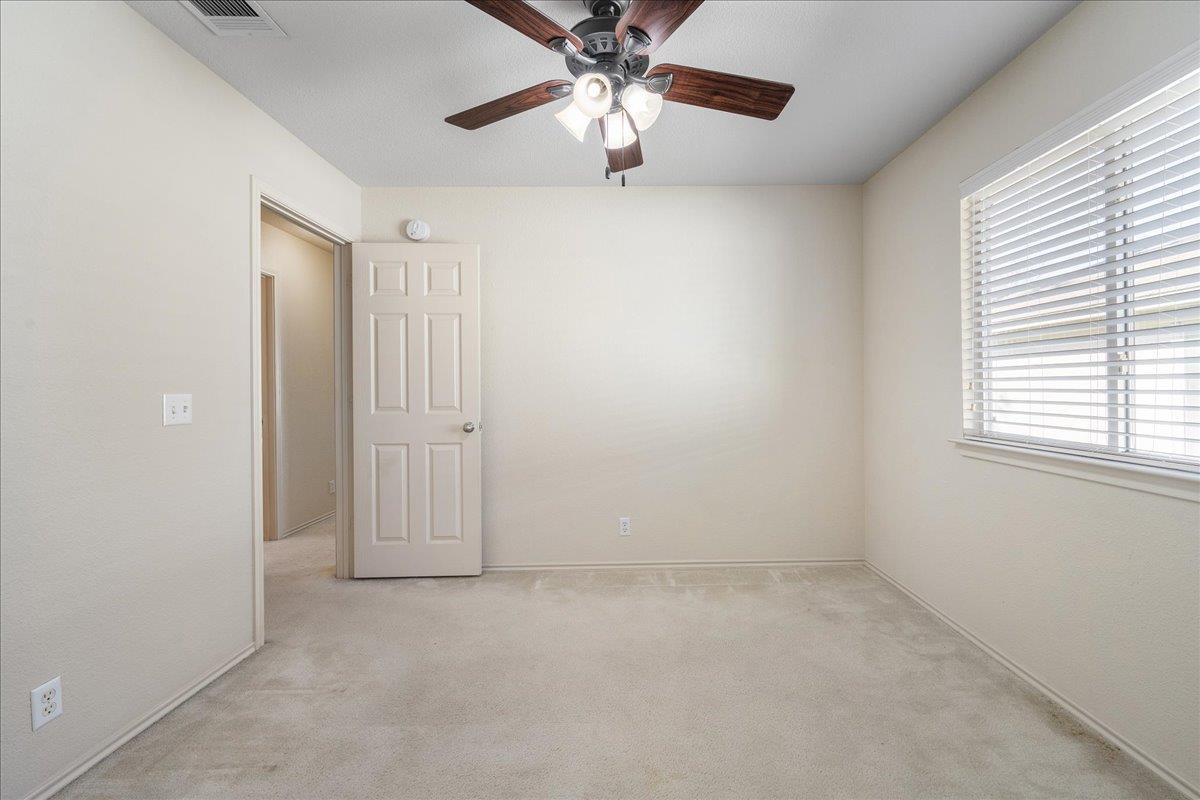 211 Tolcarne Dr, Hutto, TX 78634