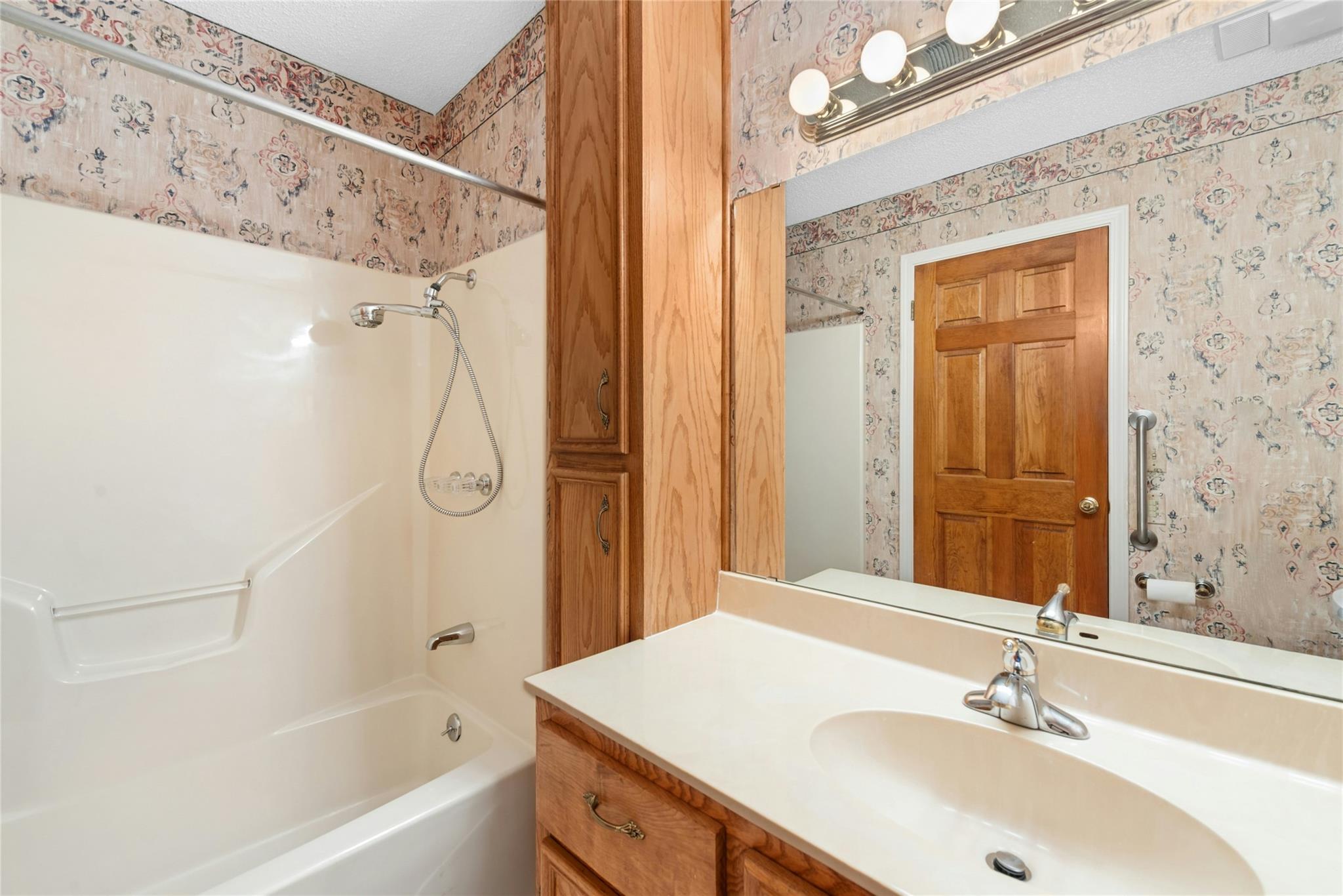 140 Donna Dr, Wimberley, TX 78676