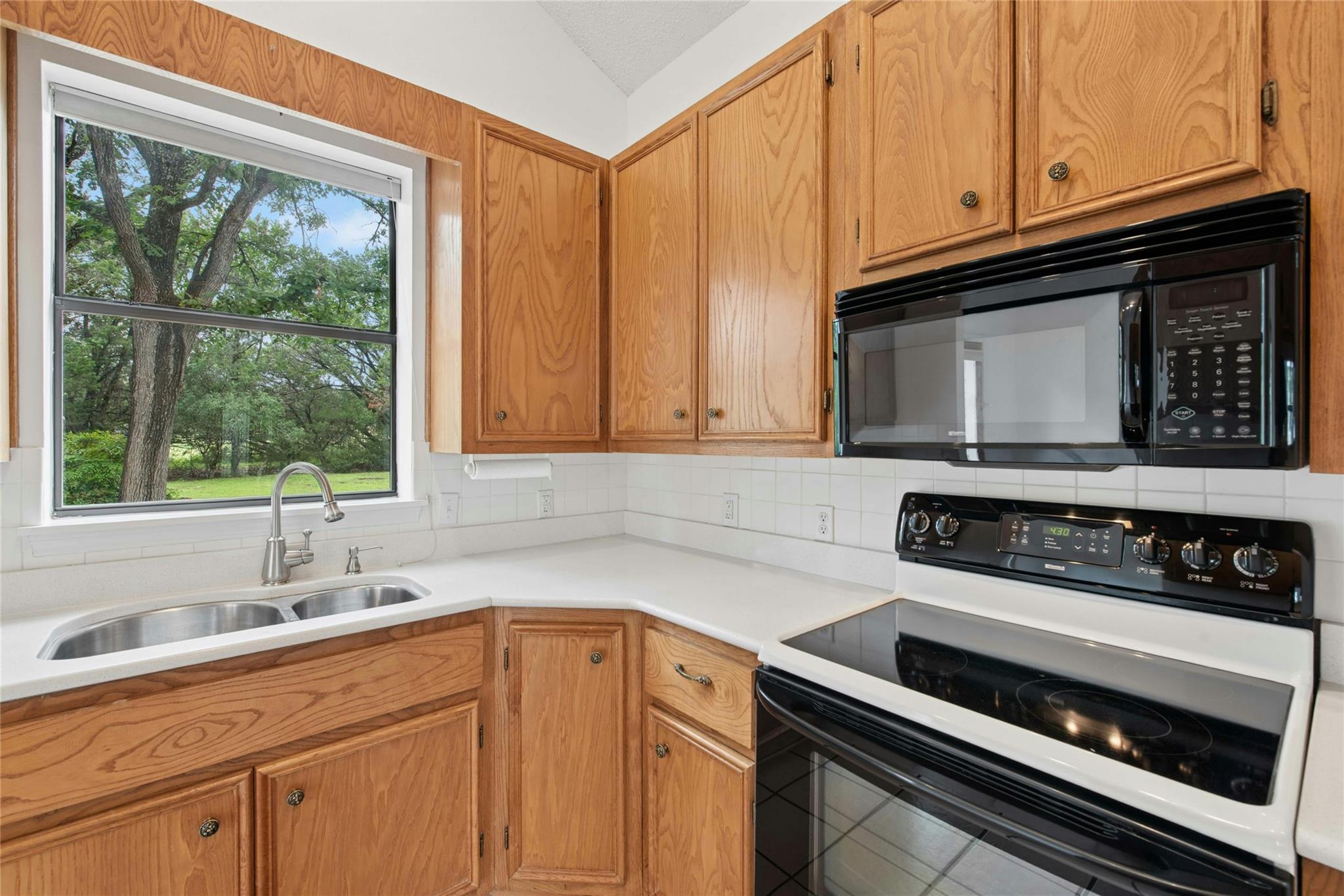 140 Donna Dr, Wimberley, TX 78676
