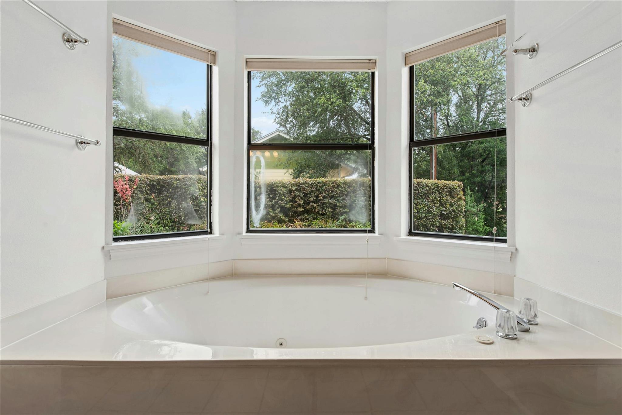 140 Donna Dr, Wimberley, TX 78676