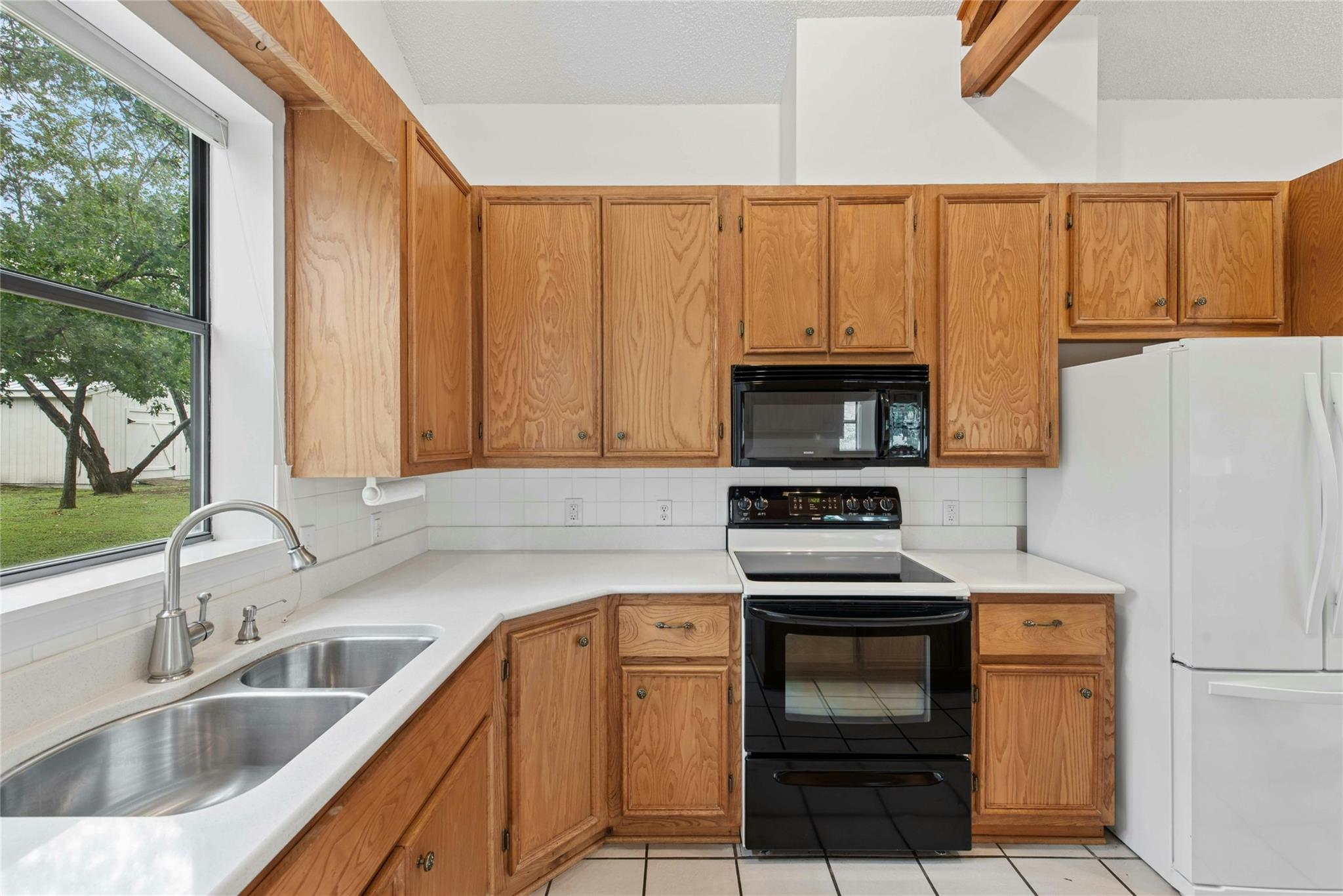 140 Donna Dr, Wimberley, TX 78676