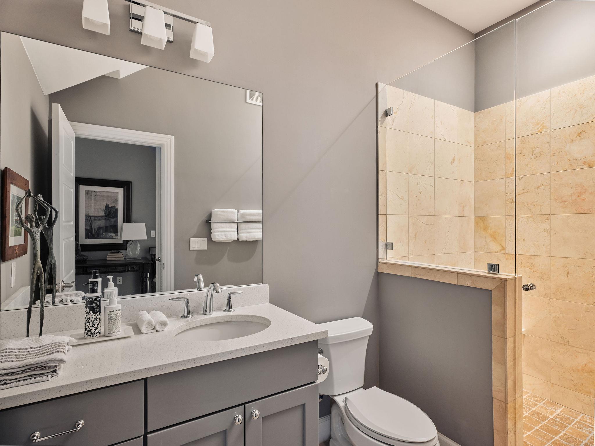 1504 Collier St # 4, Austin, TX 78704