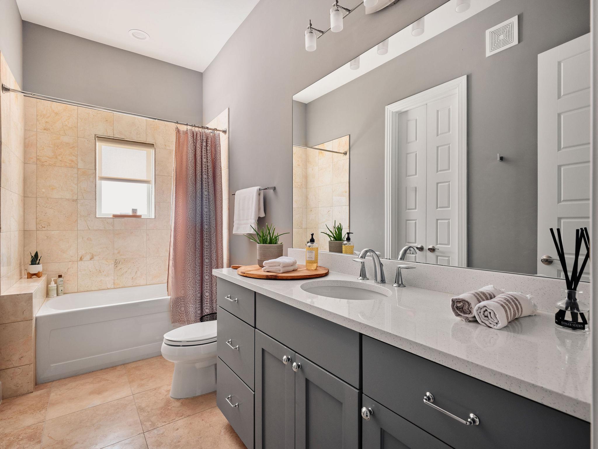 1504 Collier St # 4, Austin, TX 78704