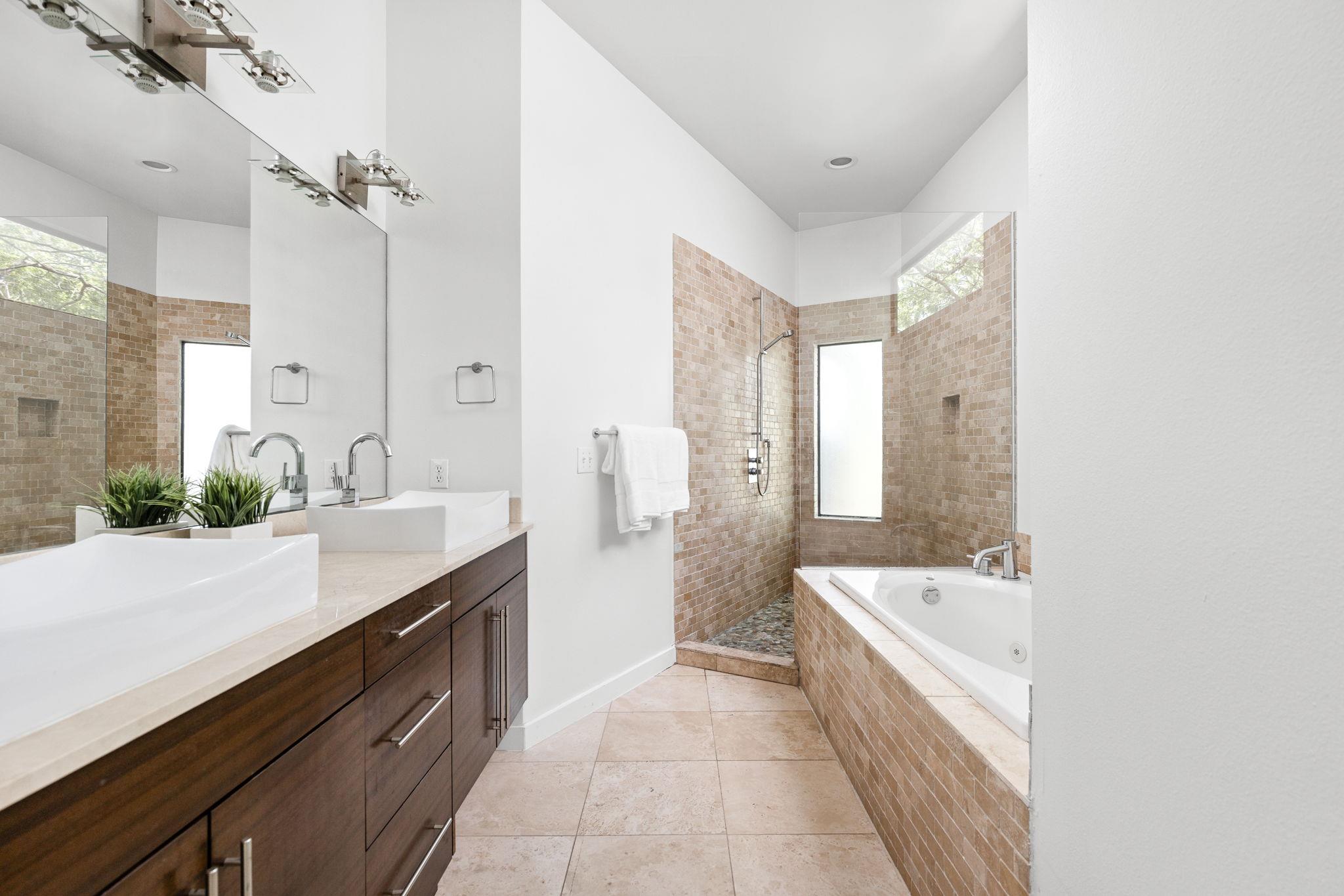 1907 W 30th St, Austin, TX 78703