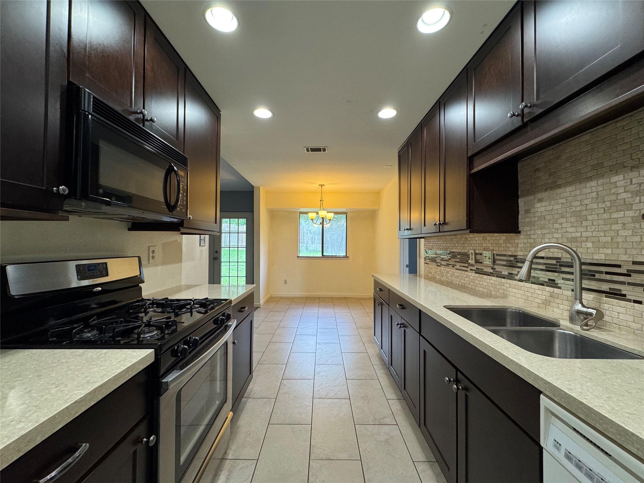 2112 Surrender Ave, Austin, TX 78728