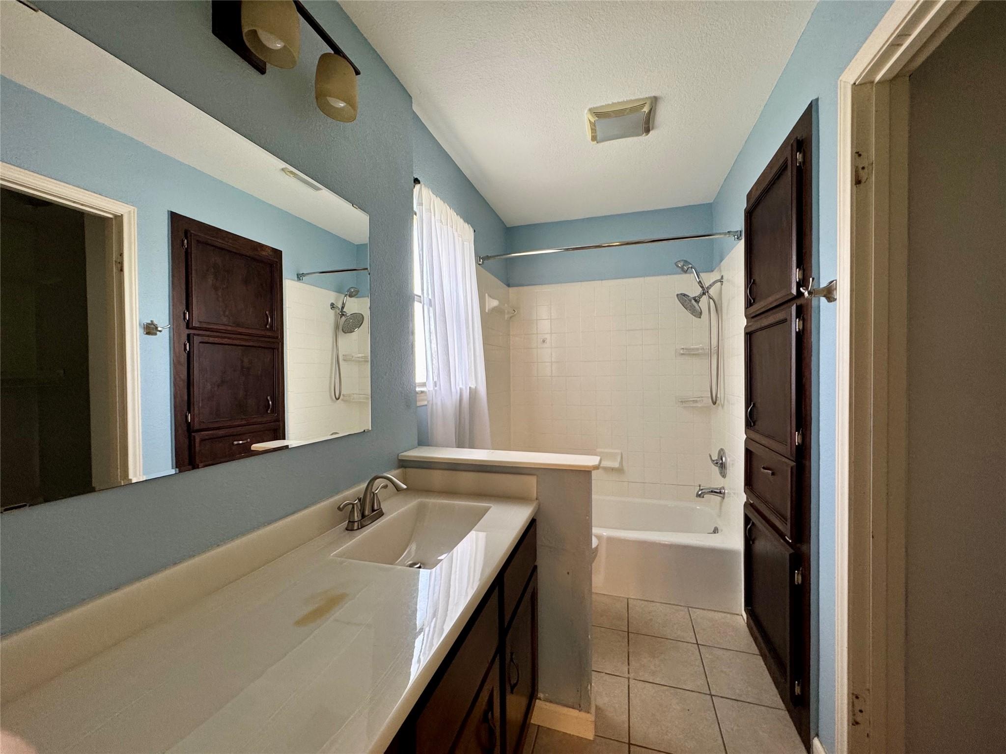 2112 Surrender Ave, Austin, TX 78728