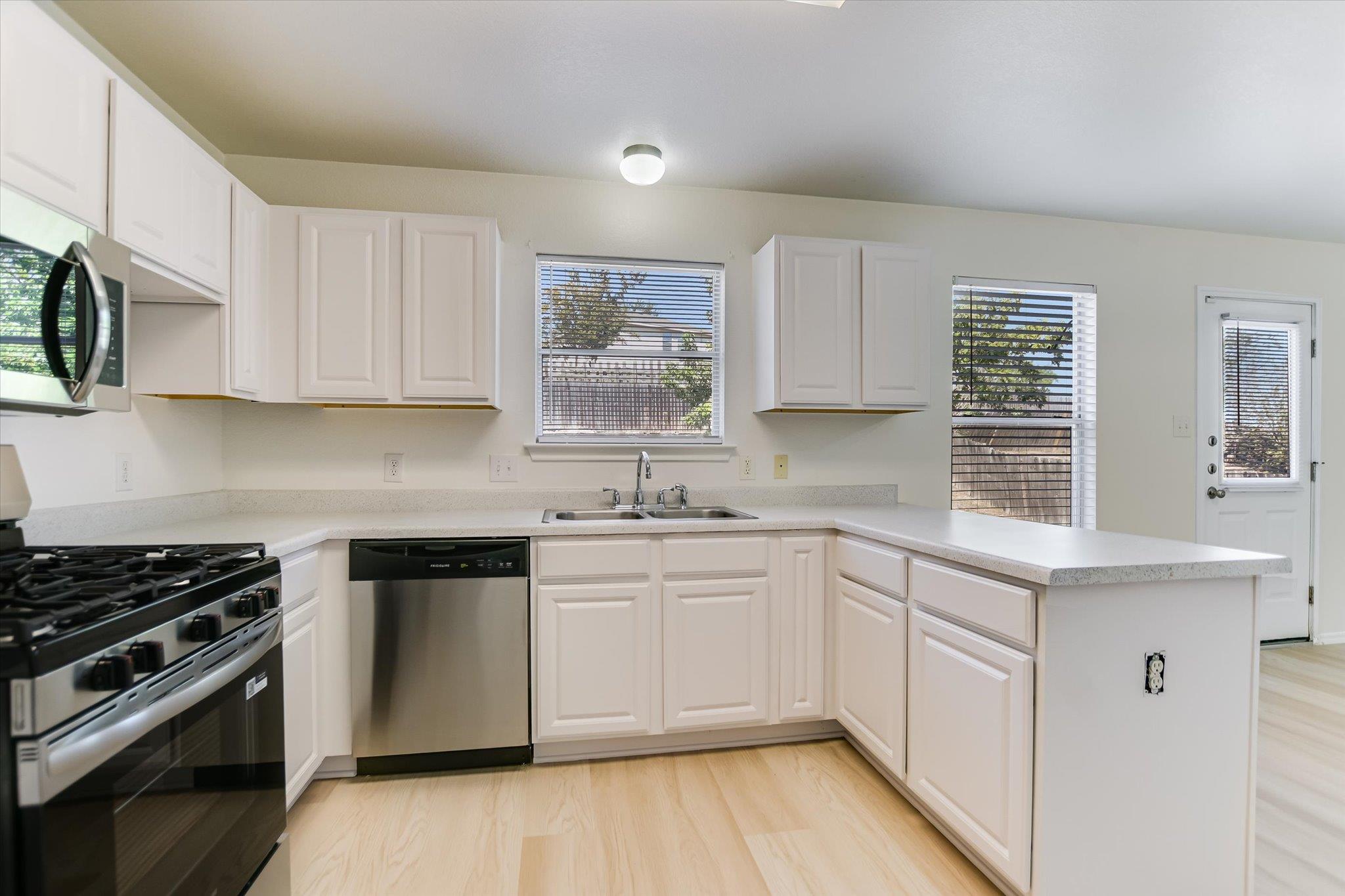 197 Peppergrass Cv, Kyle, TX 78640