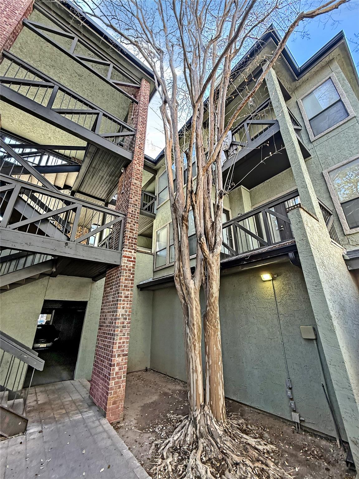 807 W 25th St # 312, Austin, TX 78705