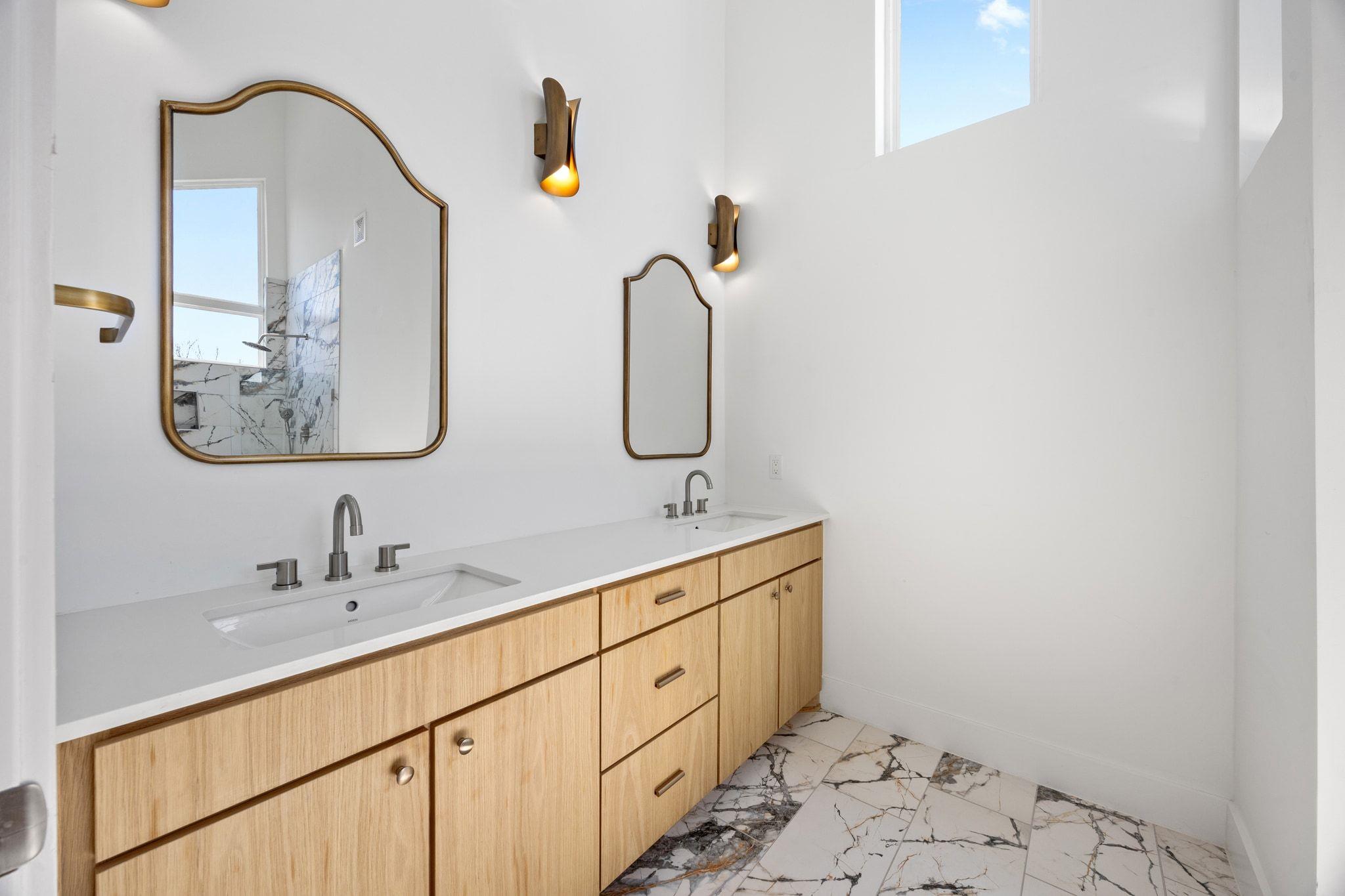 106 W CROSLIN St # 1, Austin, TX 78752