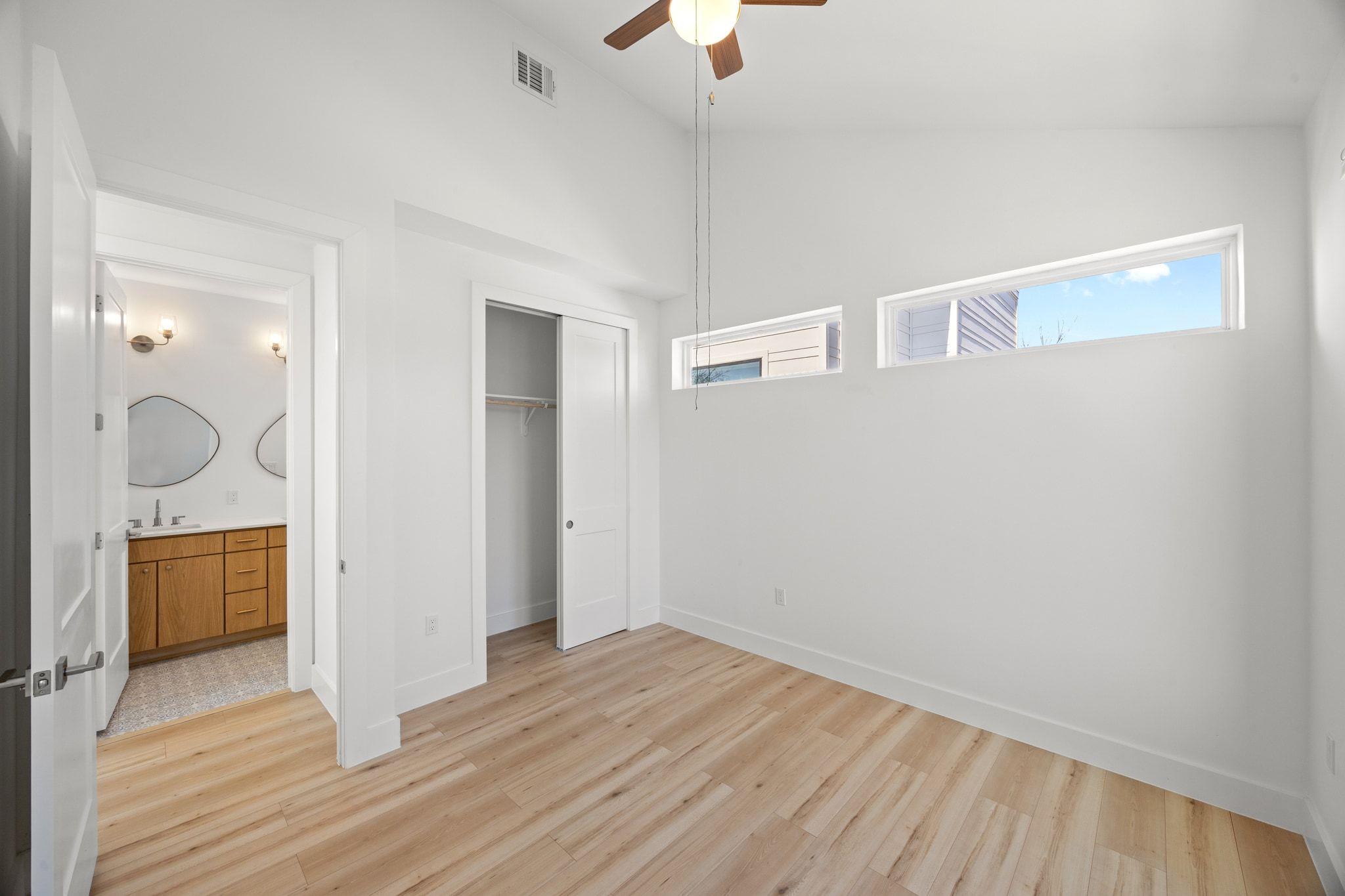 106 W CROSLIN St # 1, Austin, TX 78752