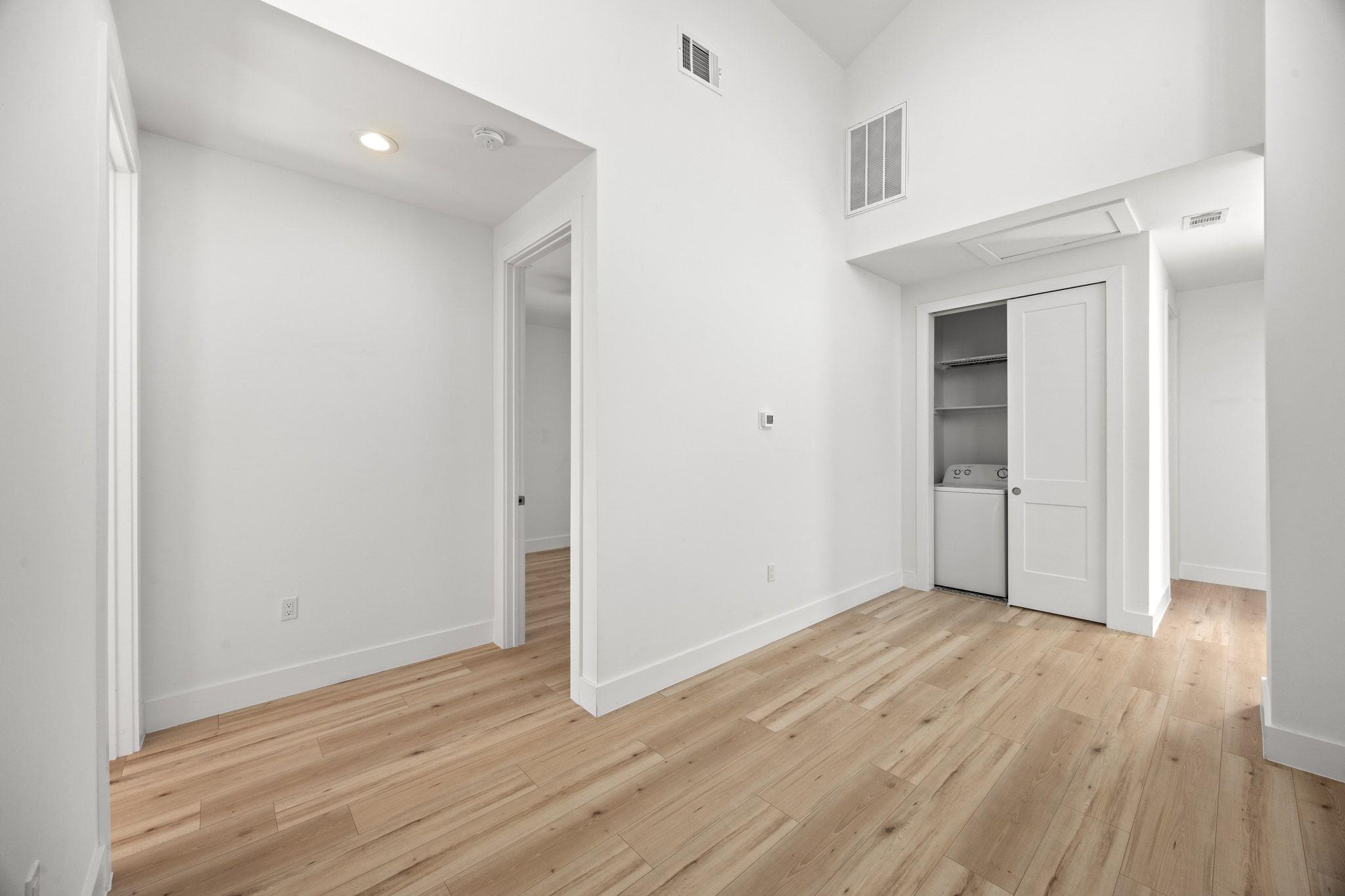 106 W CROSLIN St # 1, Austin, TX 78752