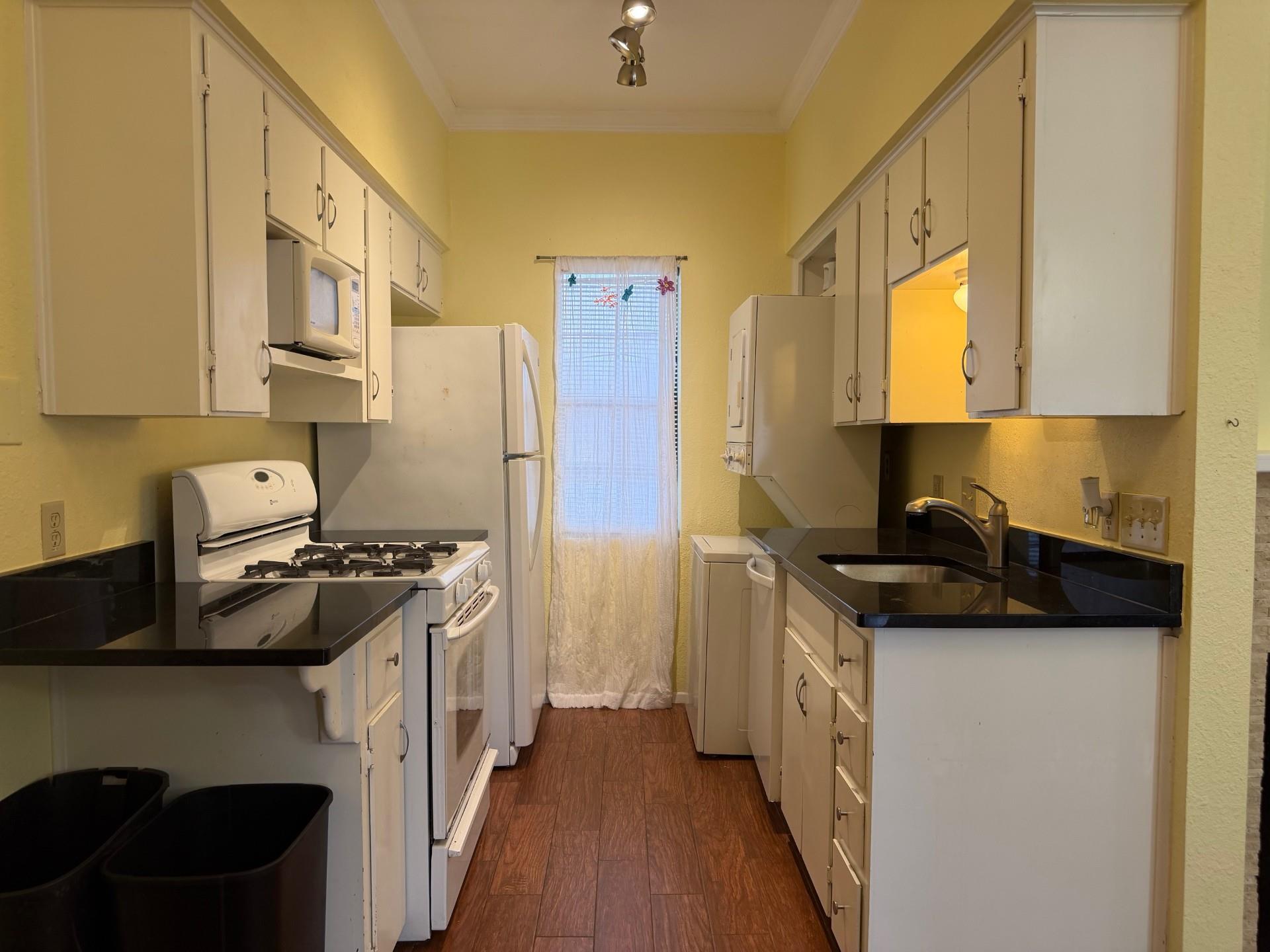 303 W 35th St # 202, Austin, TX 78705