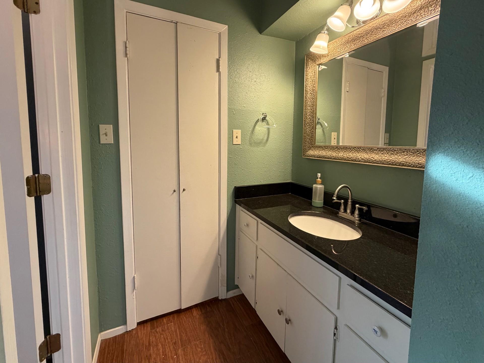 303 W 35th St # 202, Austin, TX 78705