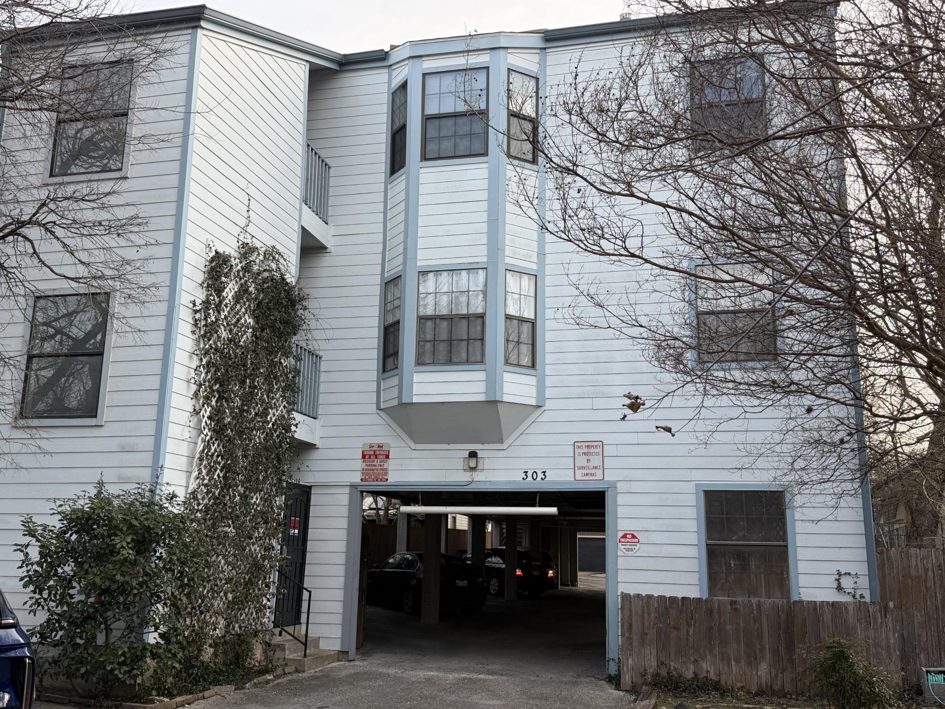 303 W 35th St # 202, Austin, TX 78705