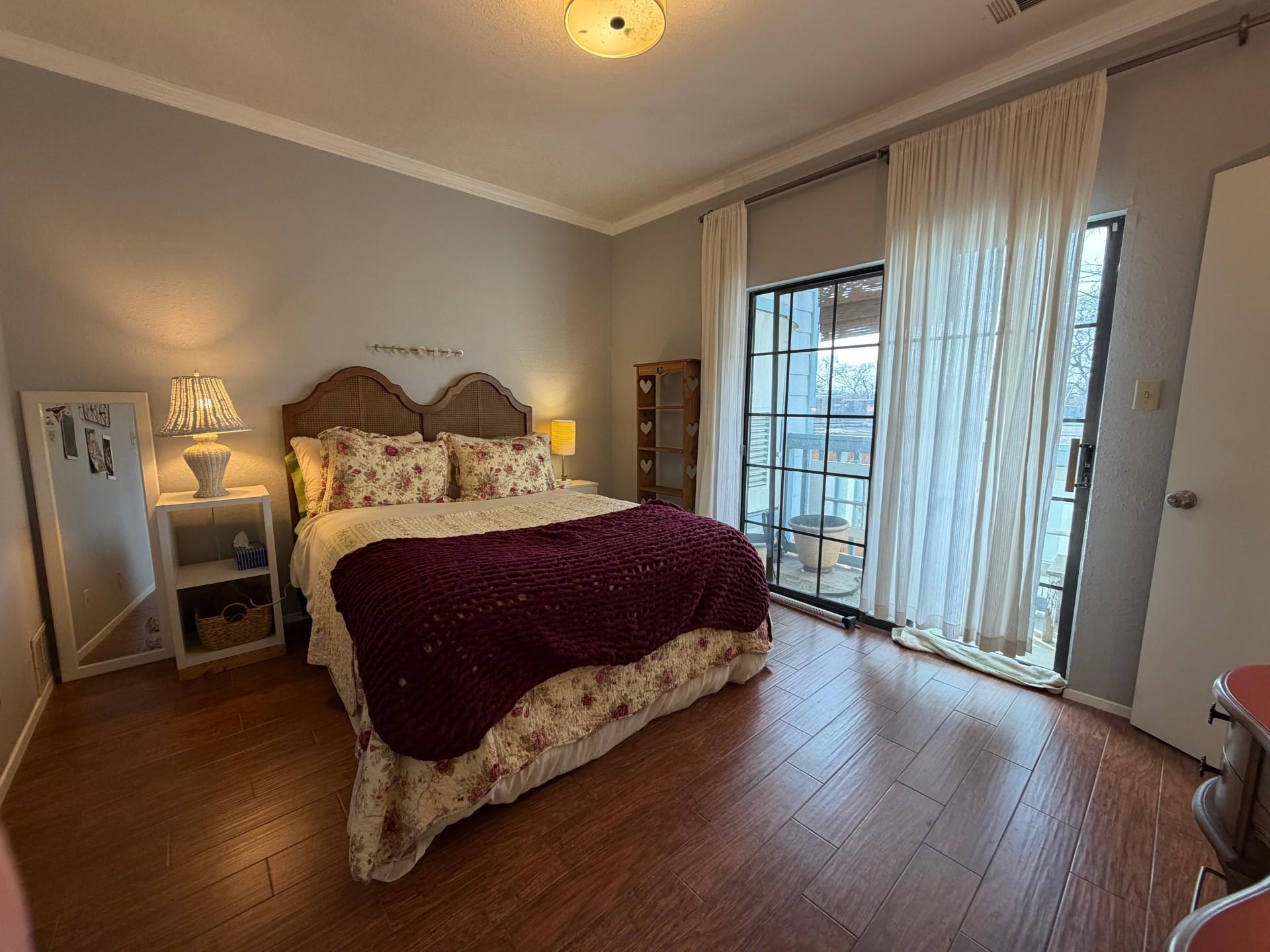 303 W 35th St # 202, Austin, TX 78705