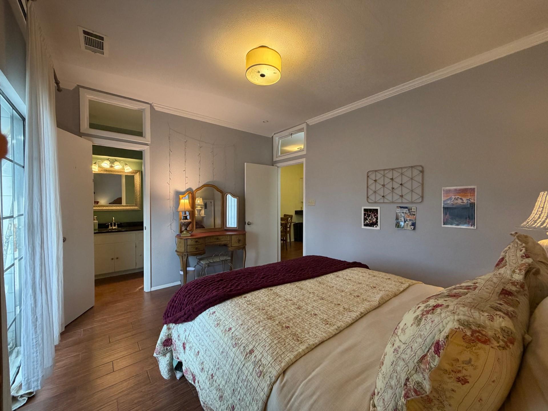 303 W 35th St # 202, Austin, TX 78705