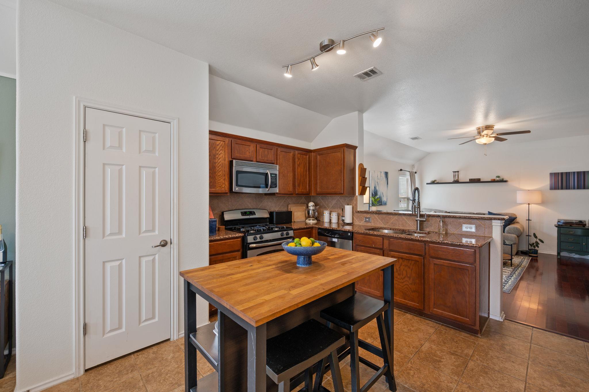 10304 Lone Pine Ln, Austin, TX 78747