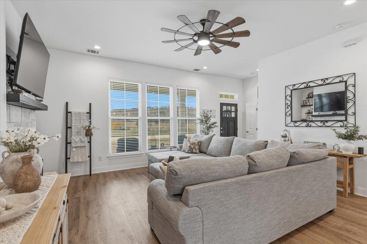 137 Kawainui Ln, Bastrop, TX 78602