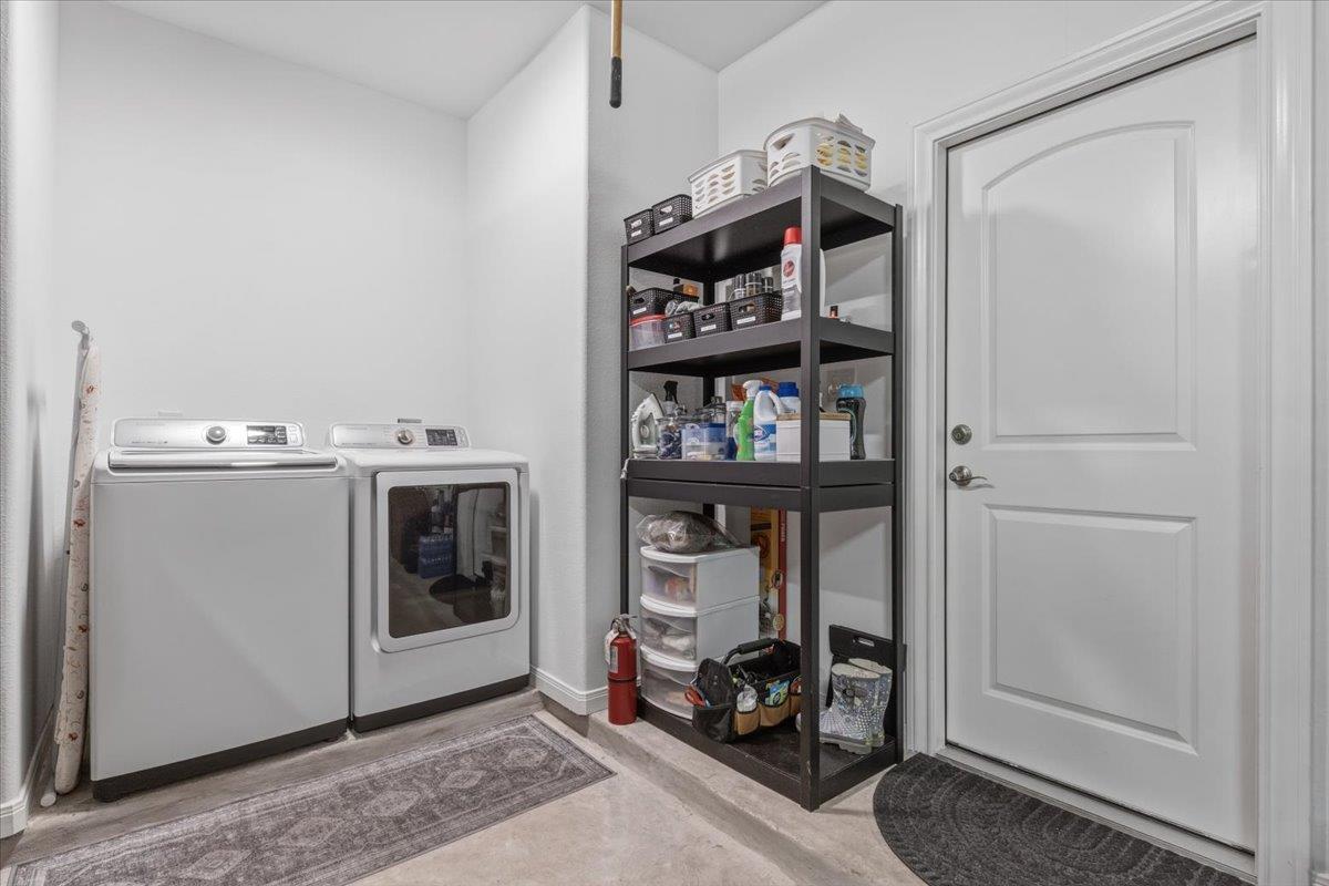 137 Kawainui Ln, Bastrop, TX 78602