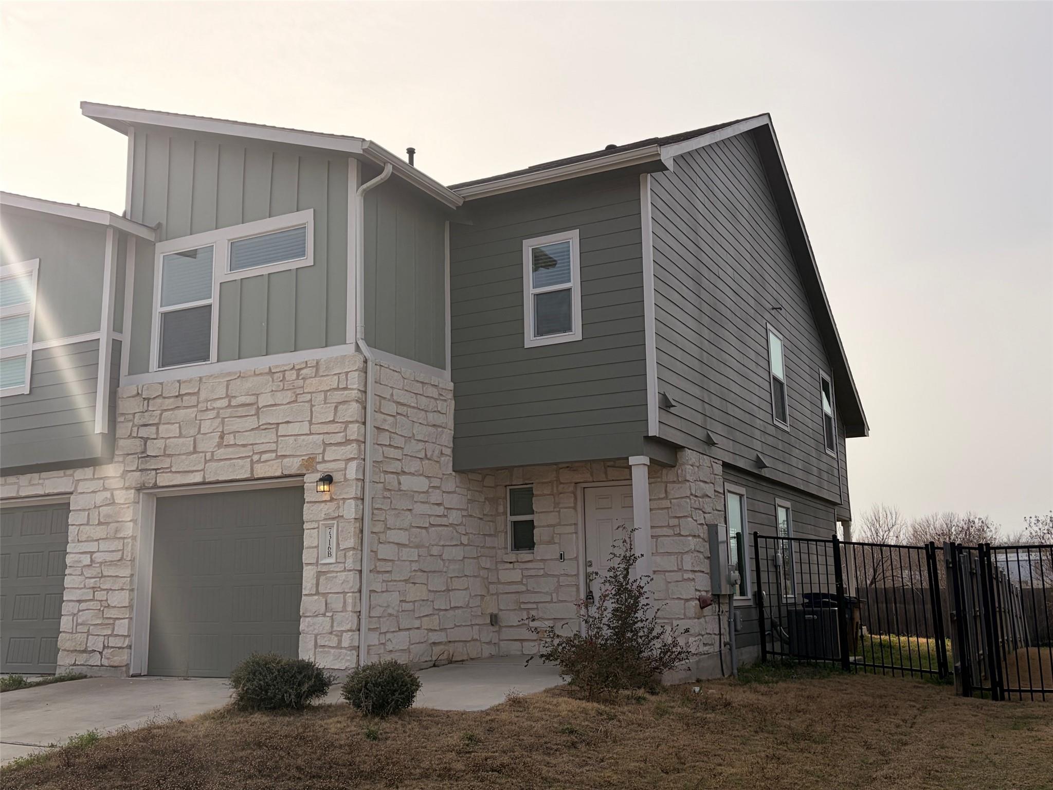 7316 Sparkling Light Dr # B, Del Valle, TX 78617