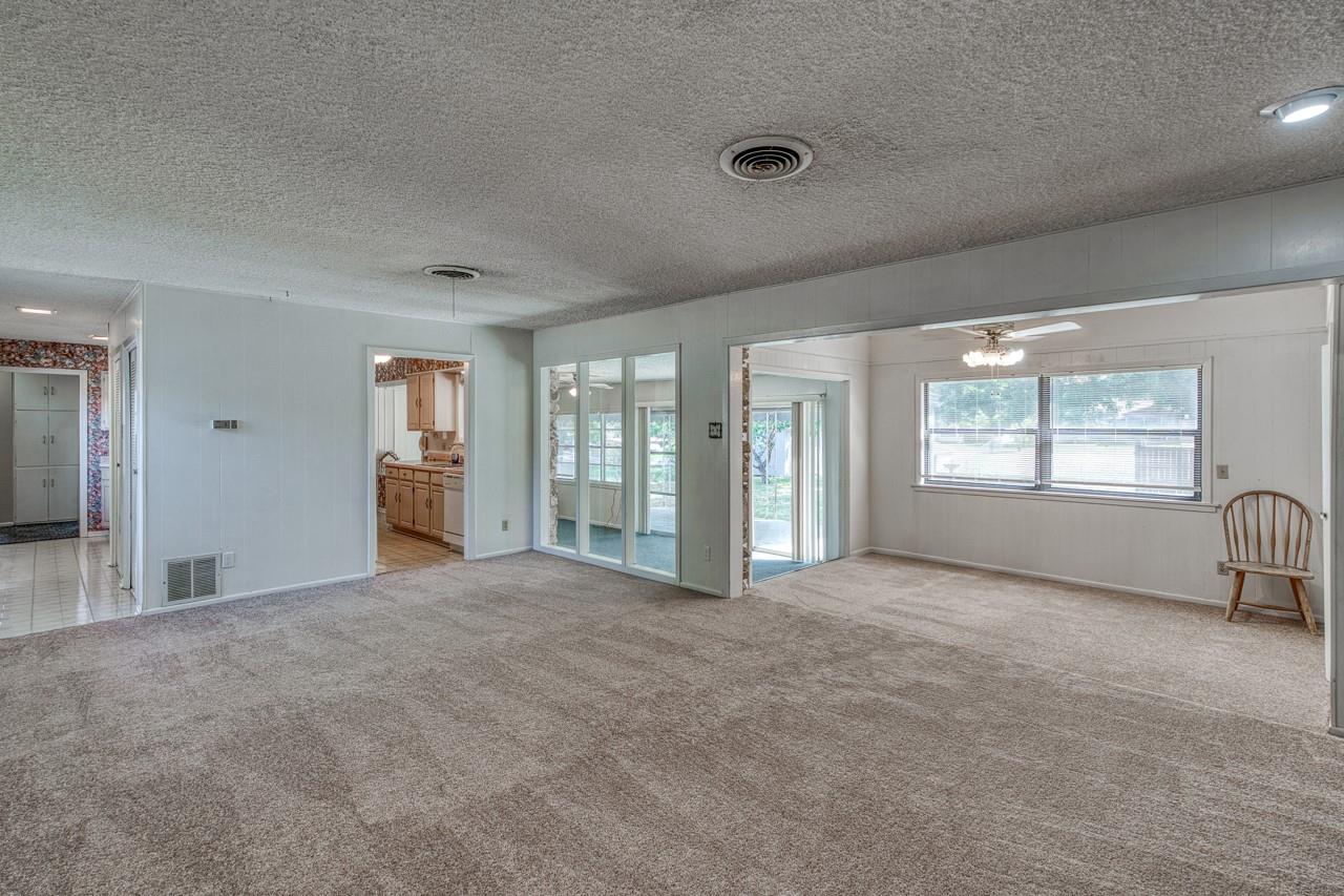 111 Dove Rd, Highland Haven, TX 78654