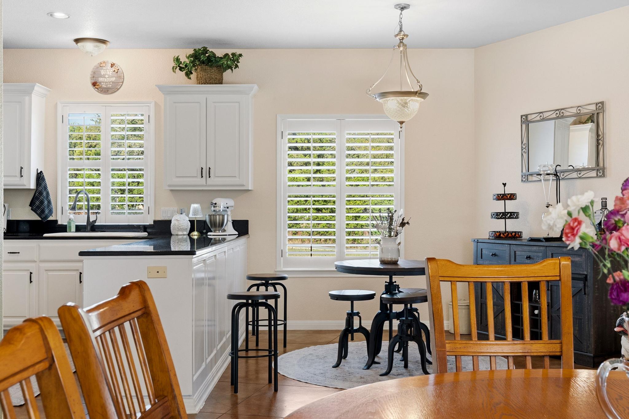 21007 Newhaven Cv, Lago Vista, TX 78645