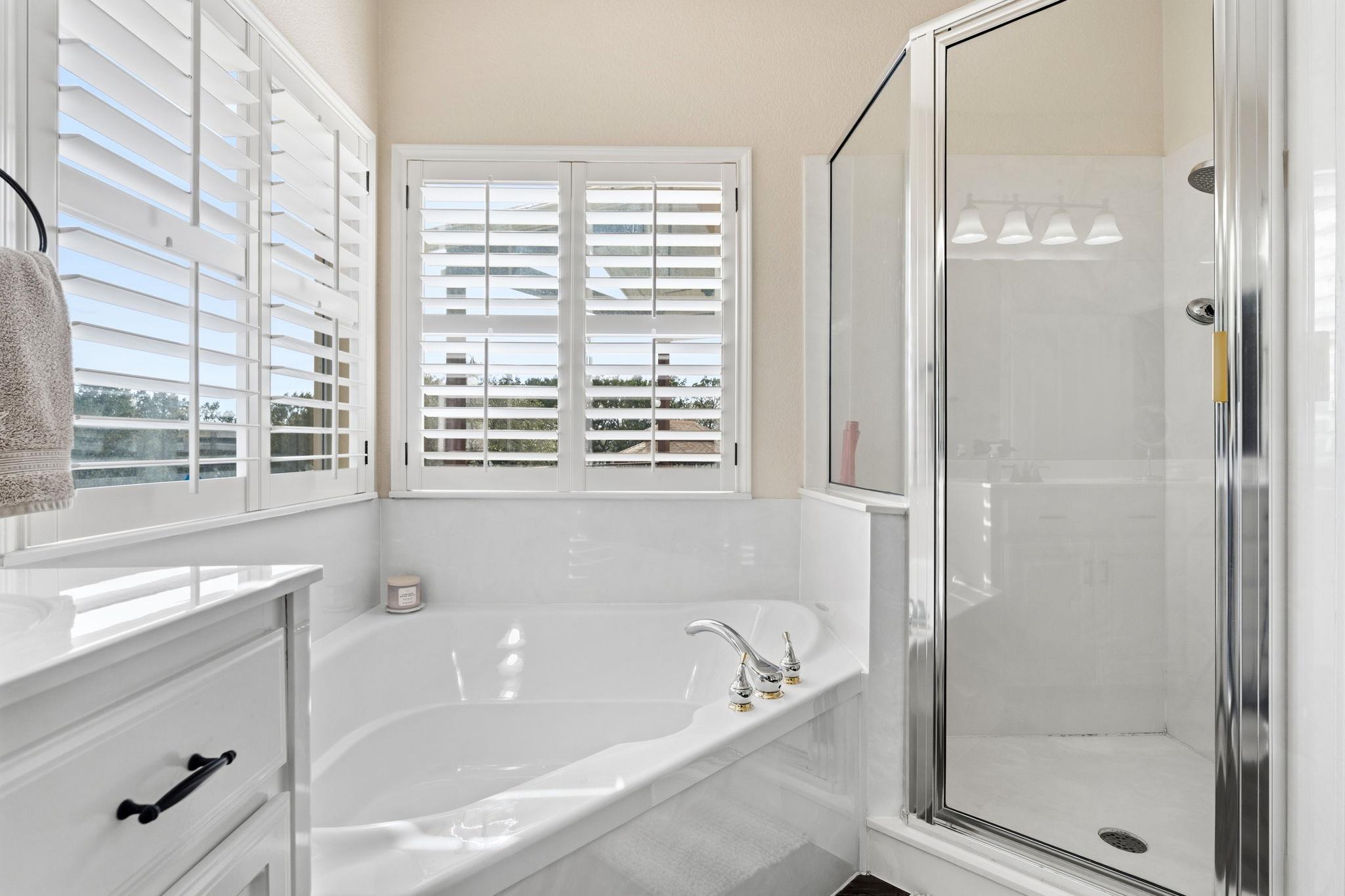 21007 Newhaven Cv, Lago Vista, TX 78645