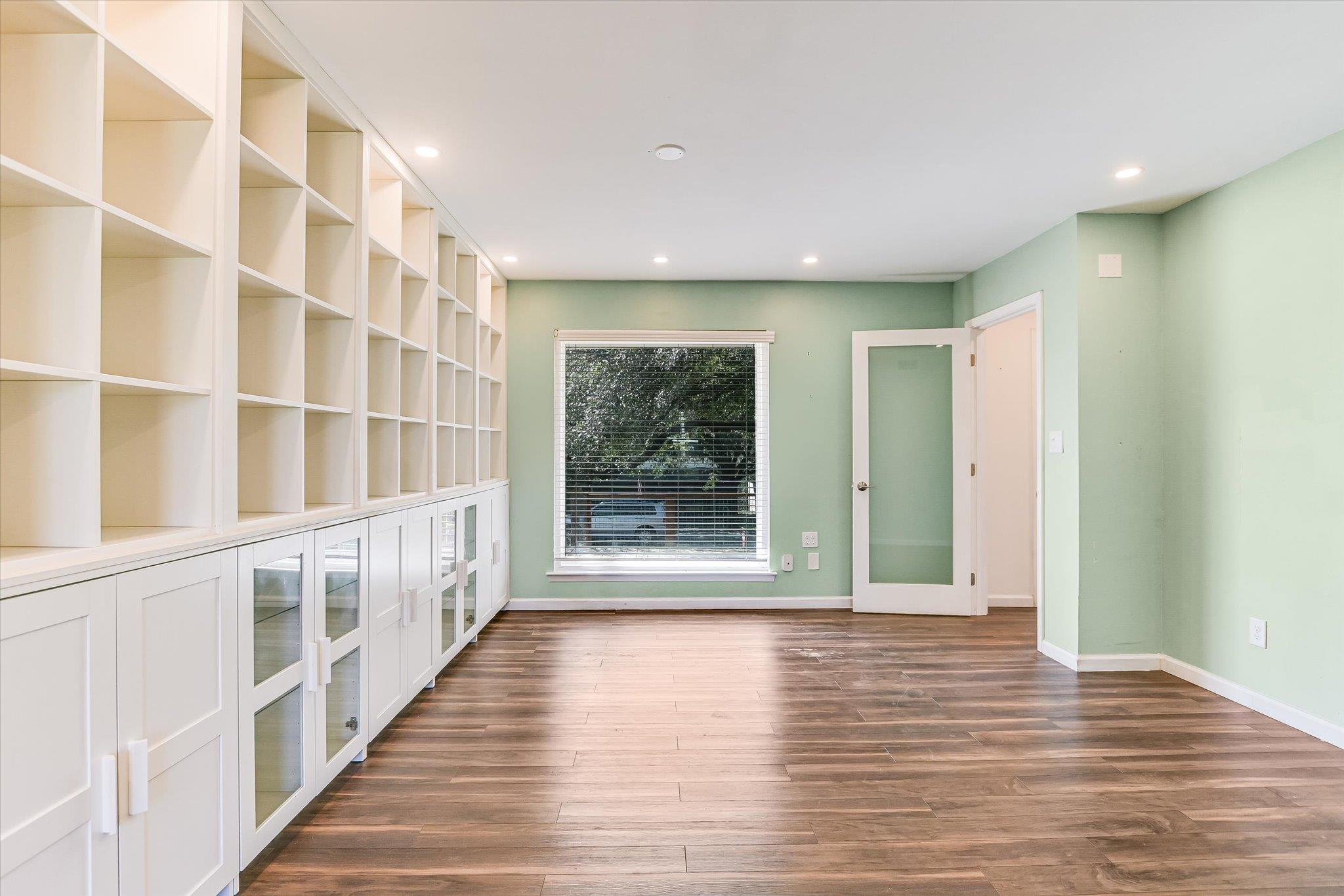 7105 Meadowood Dr, Austin, TX 78723