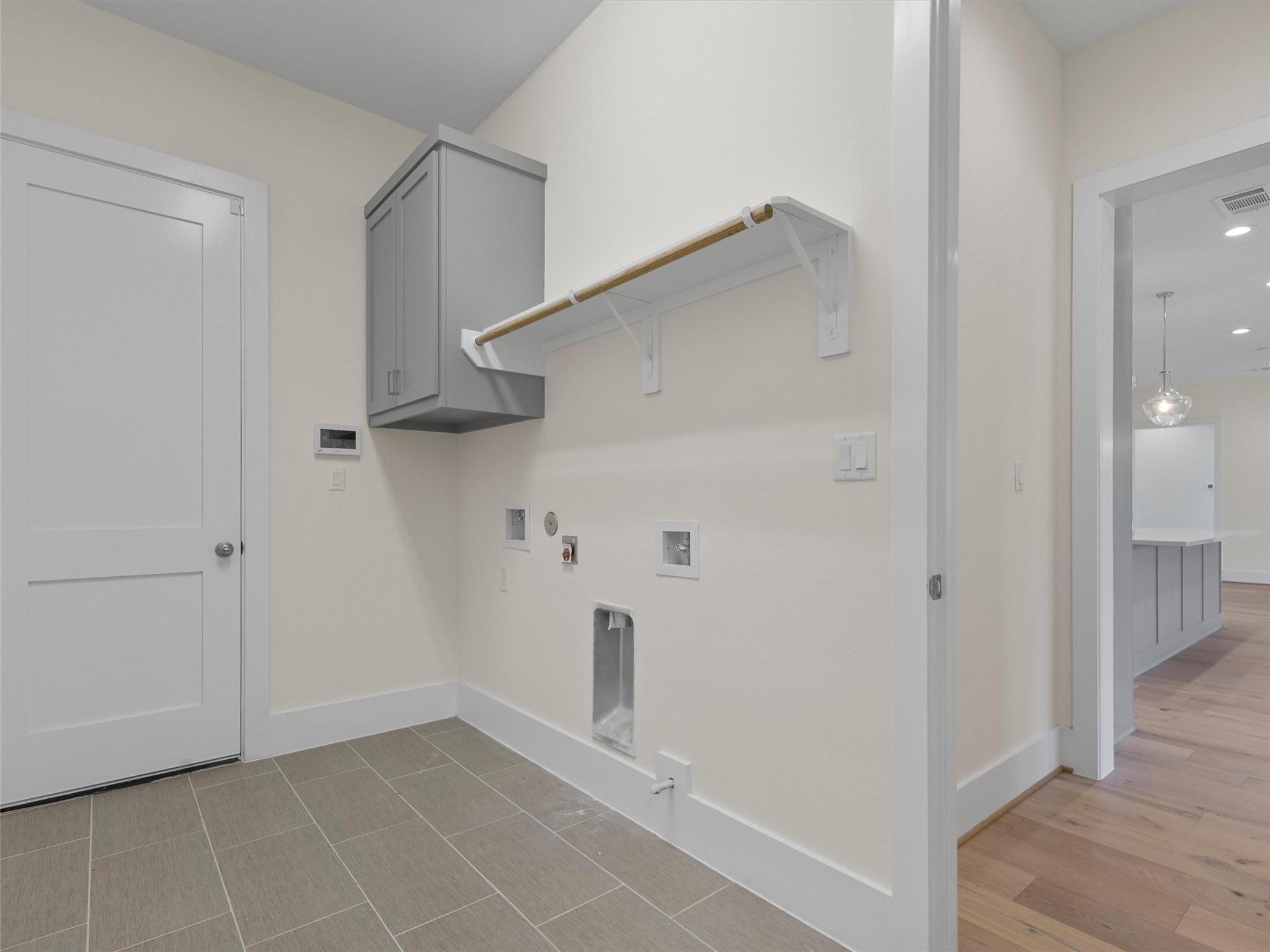 226 Hydrangea Dr, Smithville, TX 78957