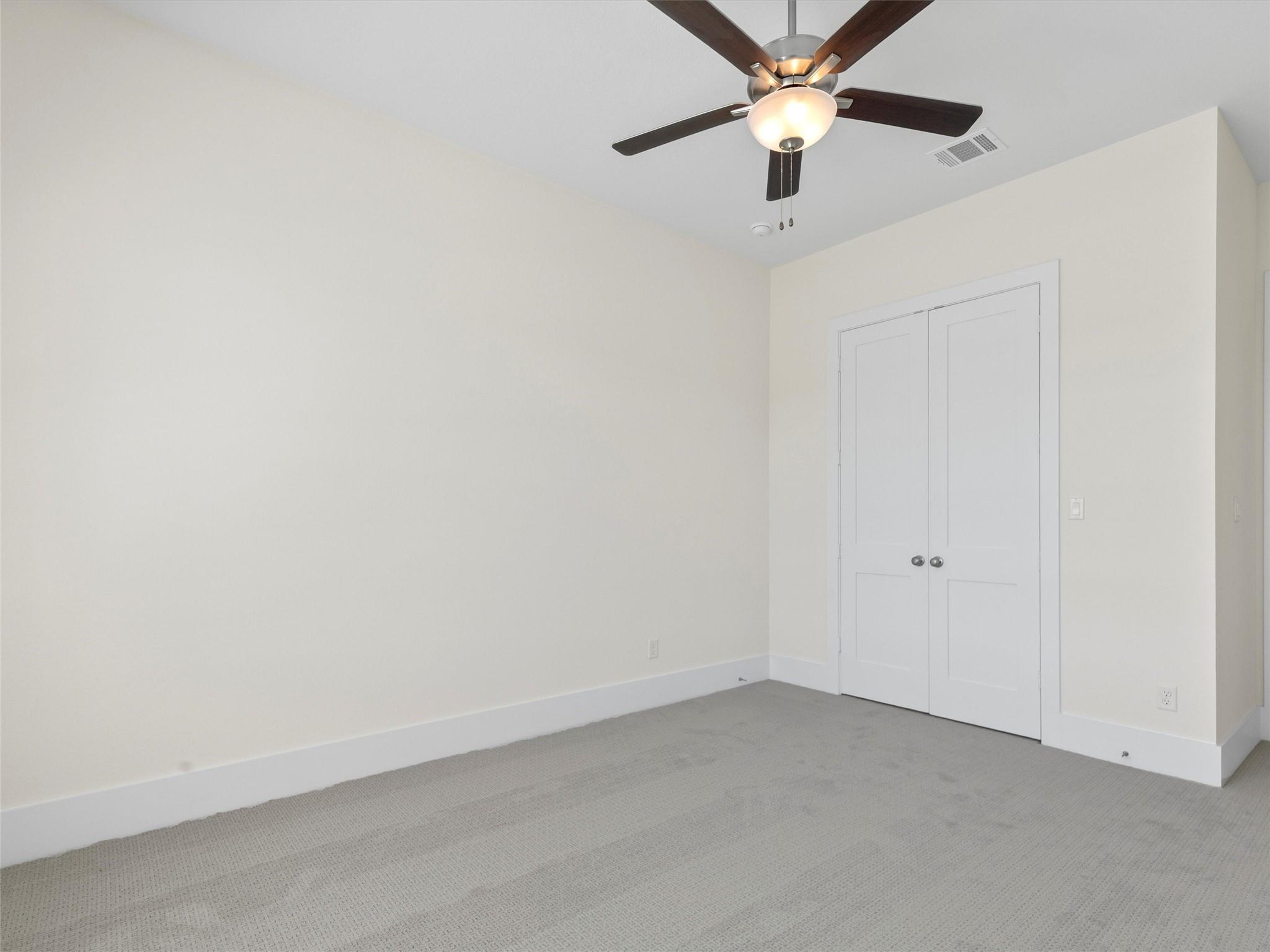 226 Hydrangea Dr, Smithville, TX 78957