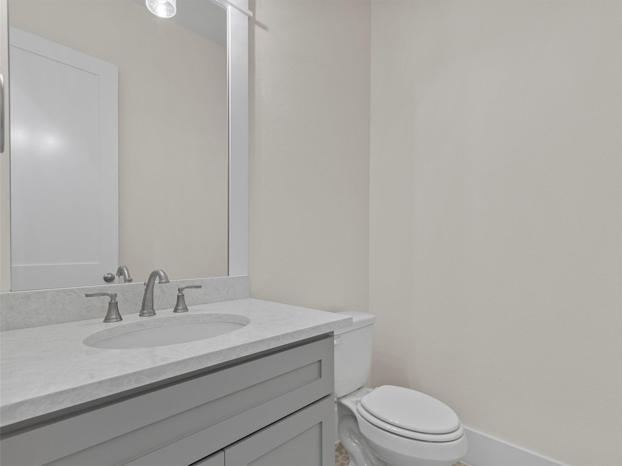 226 Hydrangea Dr, Smithville, TX 78957