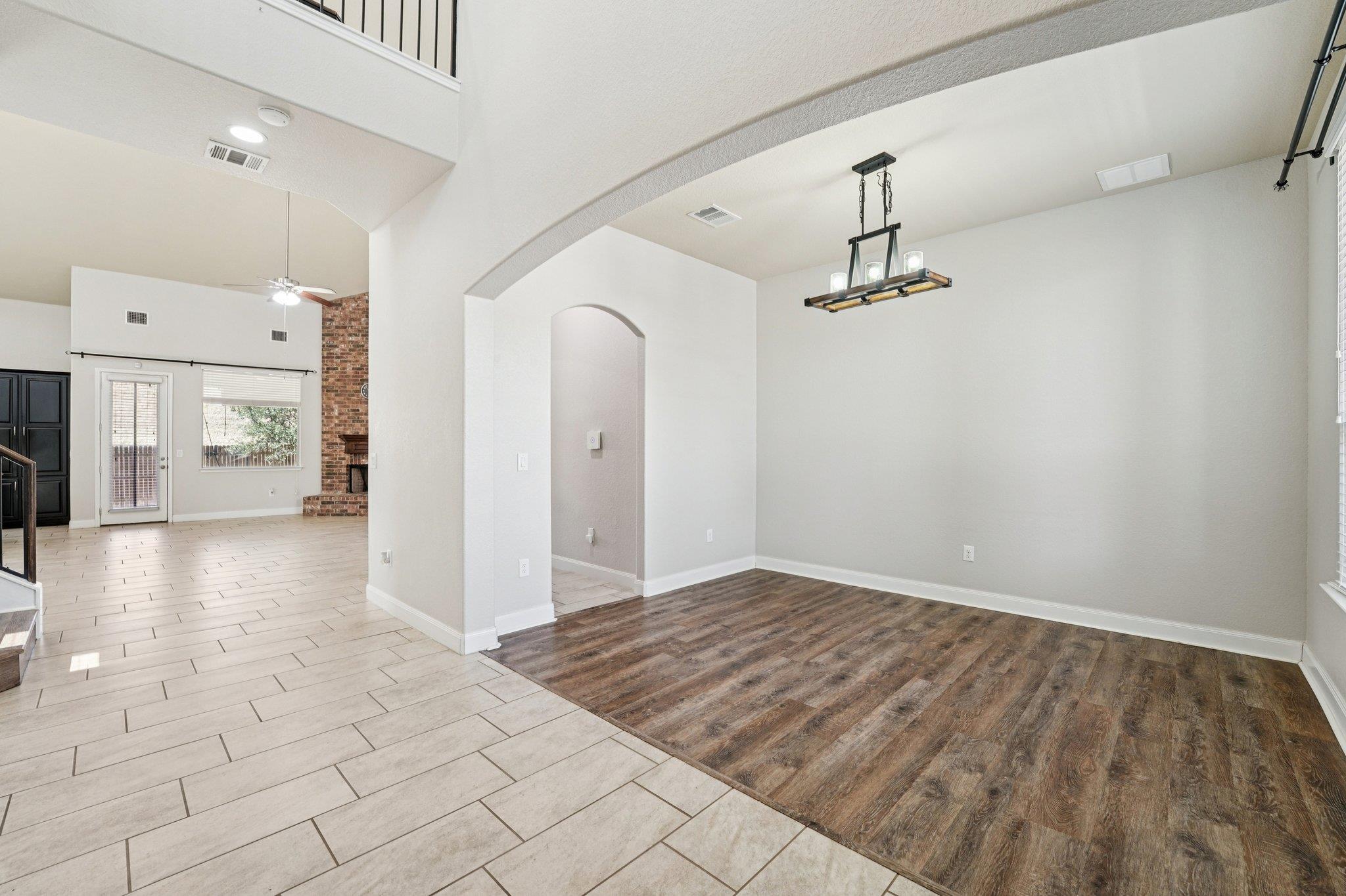 2421 Bowen St, Leander, TX 78641