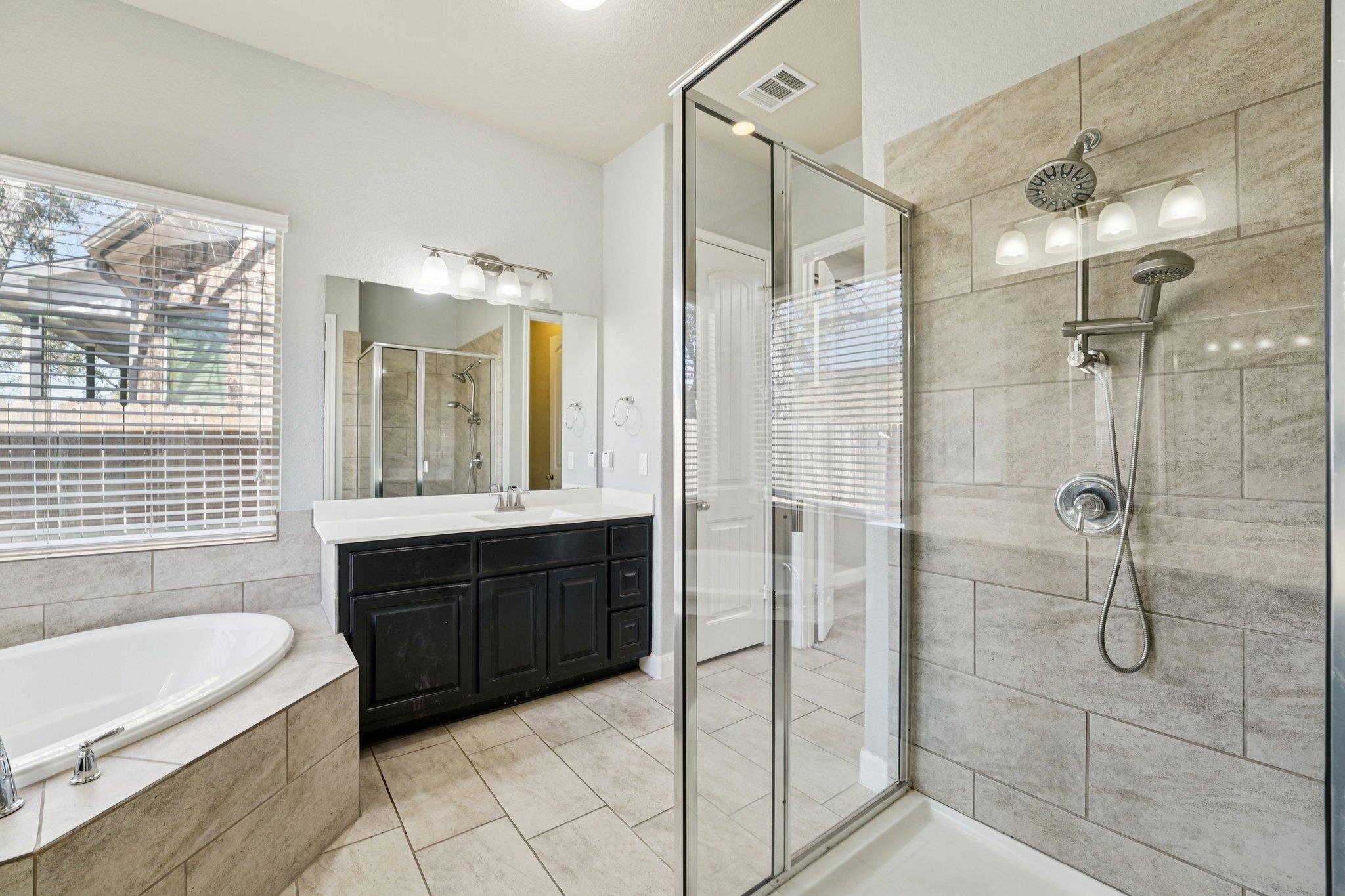 2421 Bowen St, Leander, TX 78641