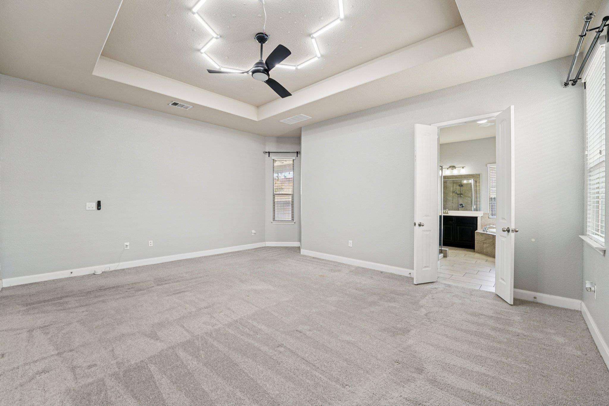 2421 Bowen St, Leander, TX 78641