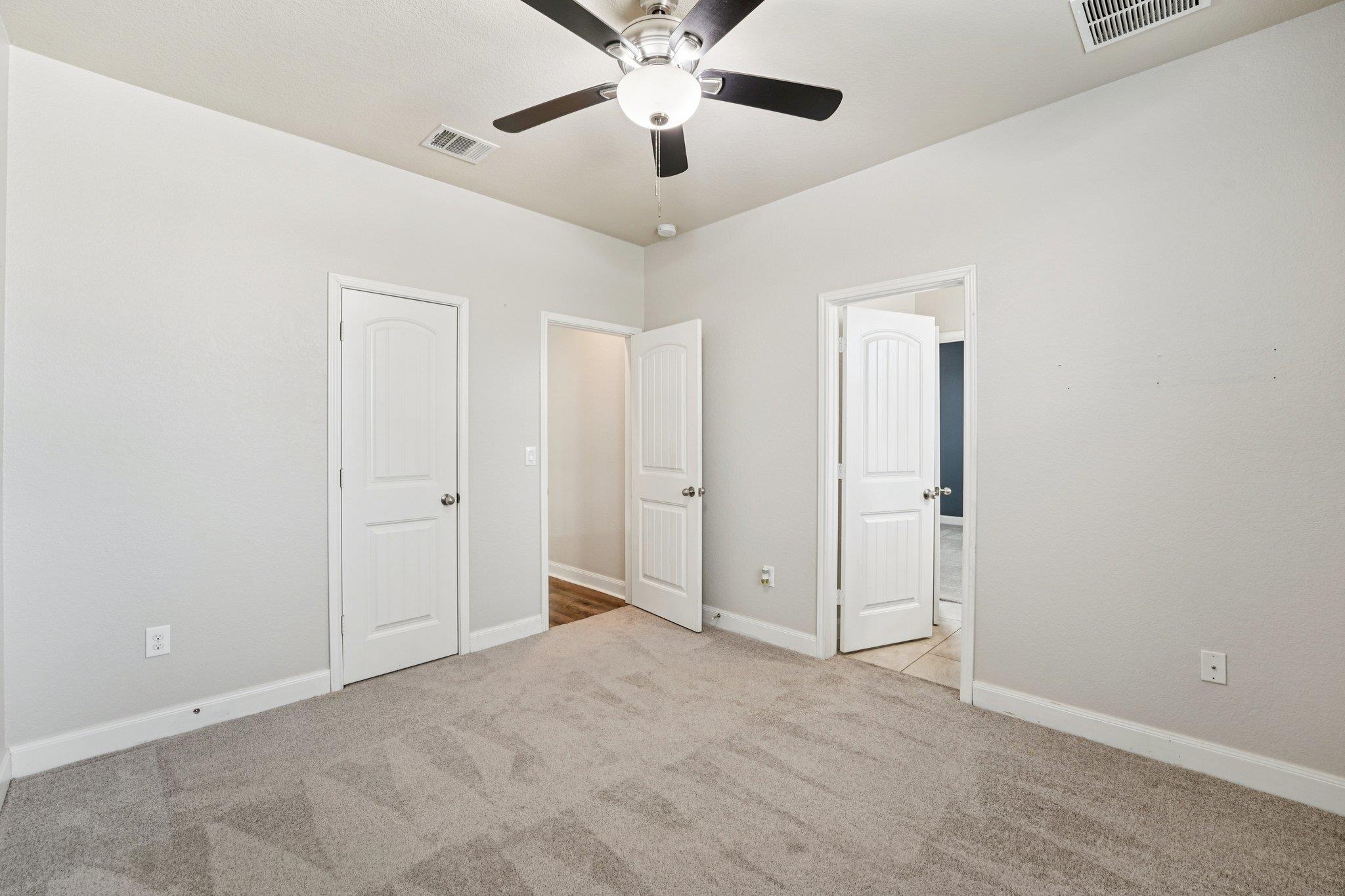 2421 Bowen St, Leander, TX 78641