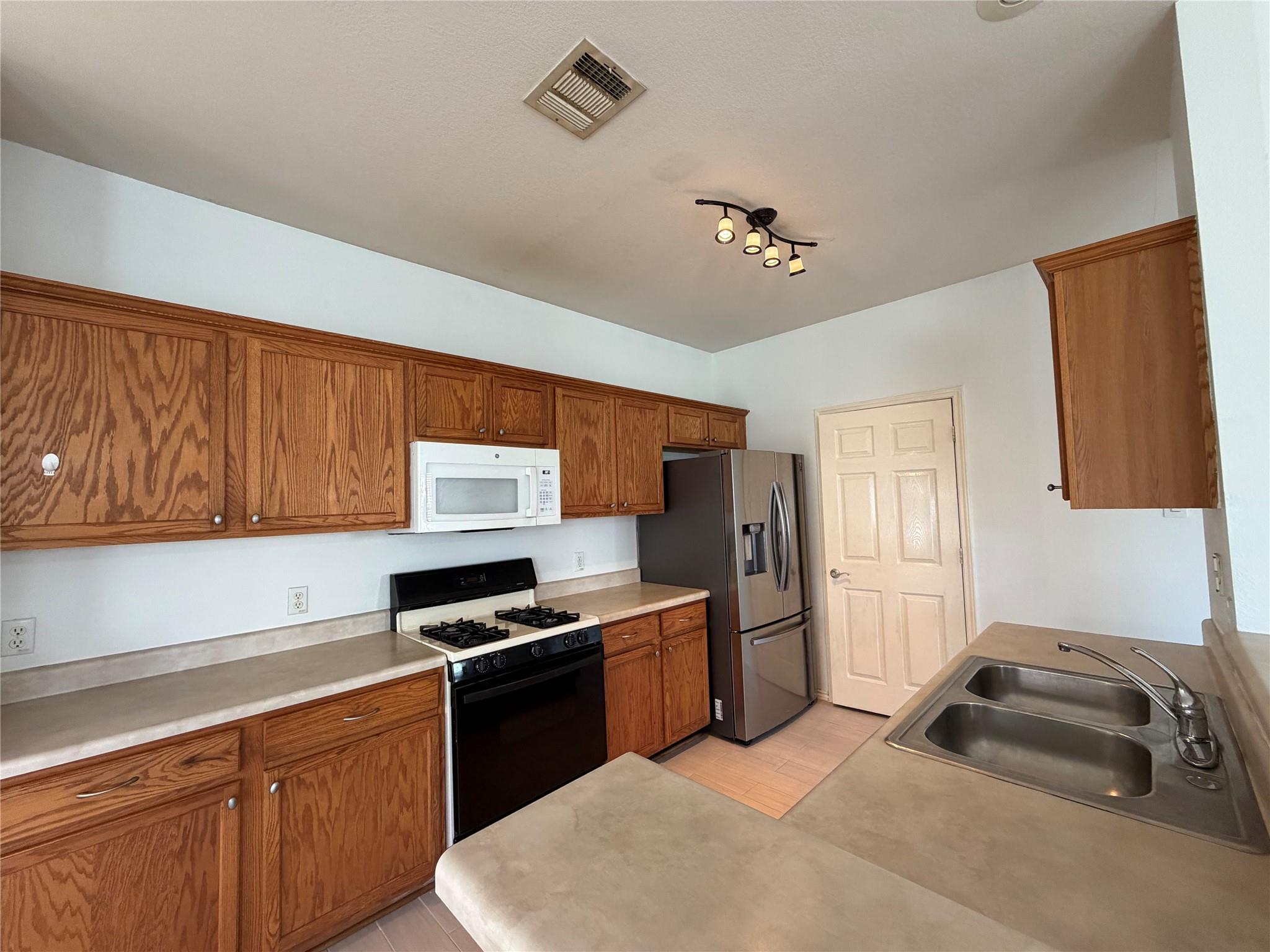 917 Elderberry Tea Cv, Pflugerville, TX 78660