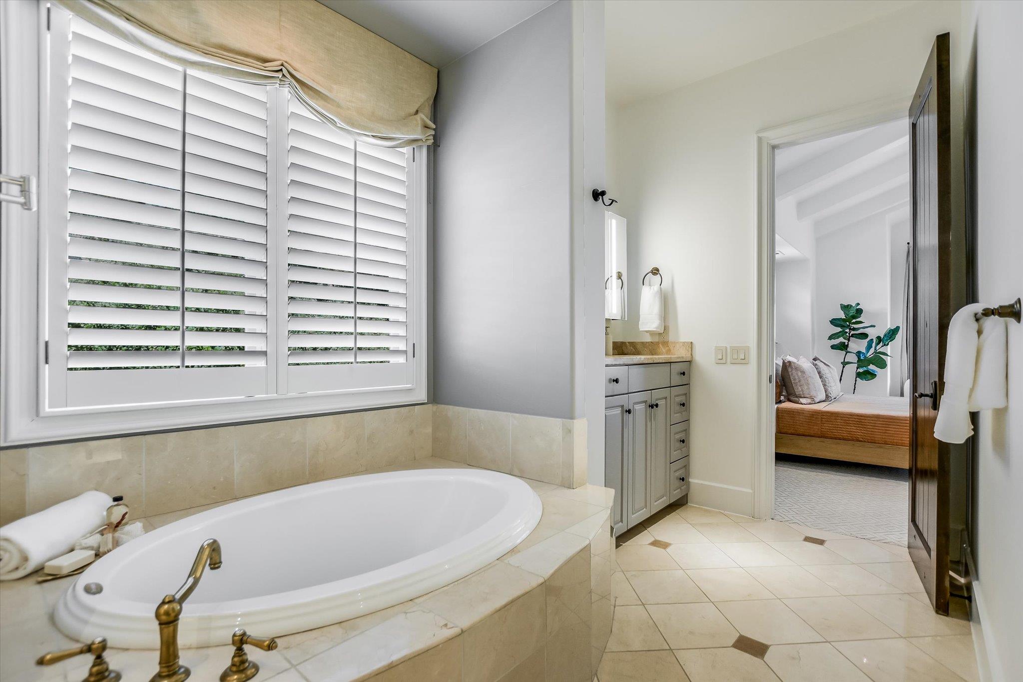 624 Logans Ln Ln, Austin, TX 78746