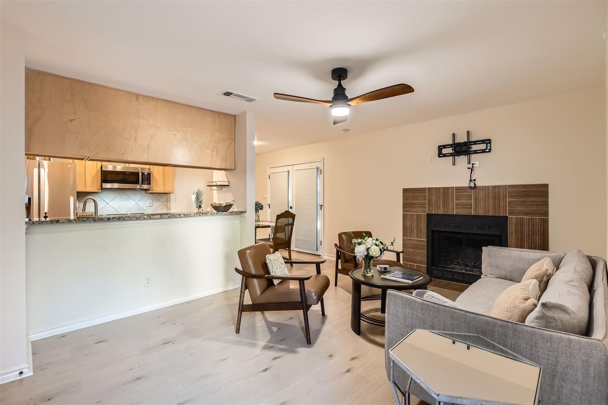 6700 Cooper Ln # 14, Austin, TX 78745