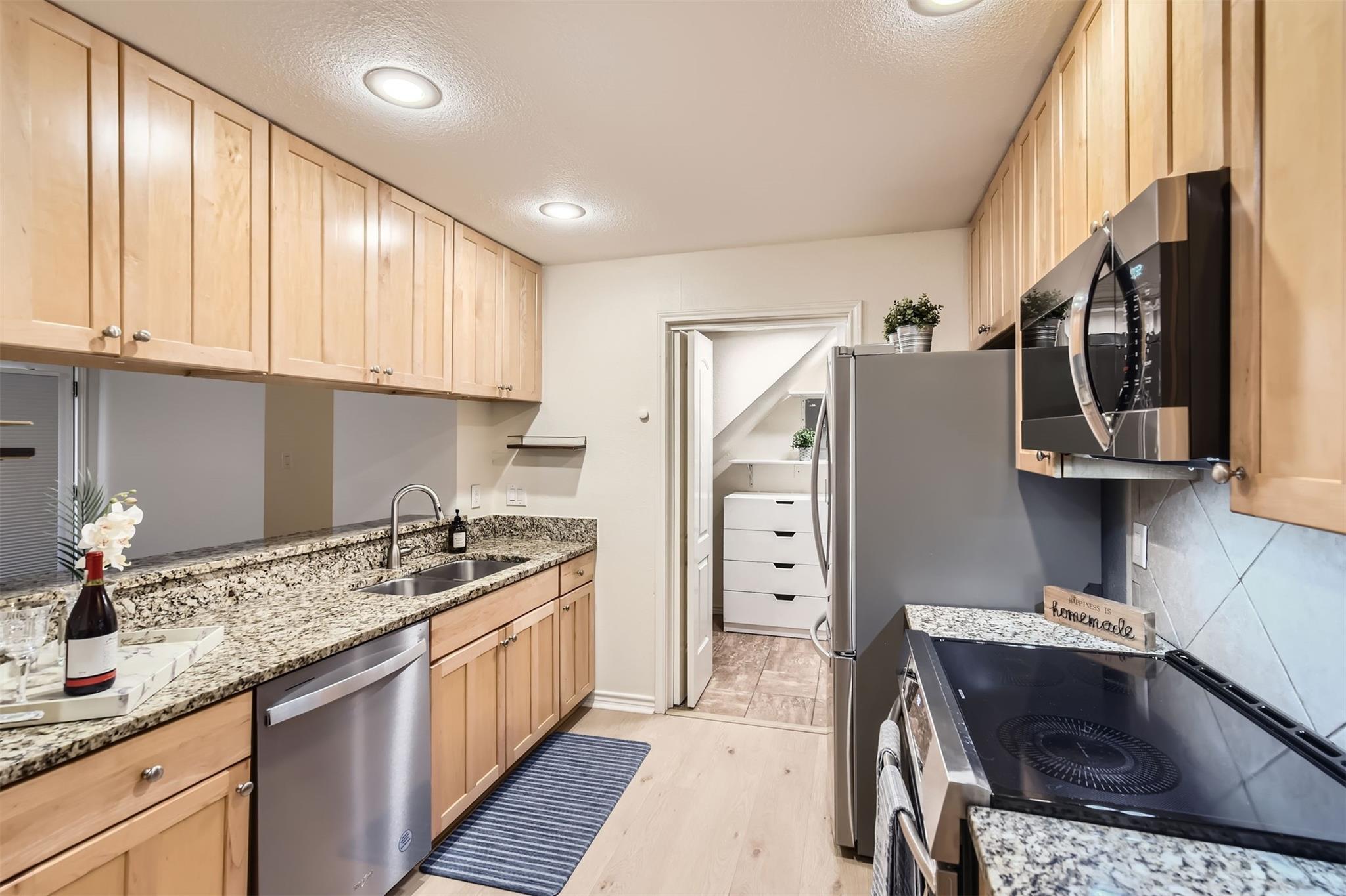 6700 Cooper Ln # 14, Austin, TX 78745