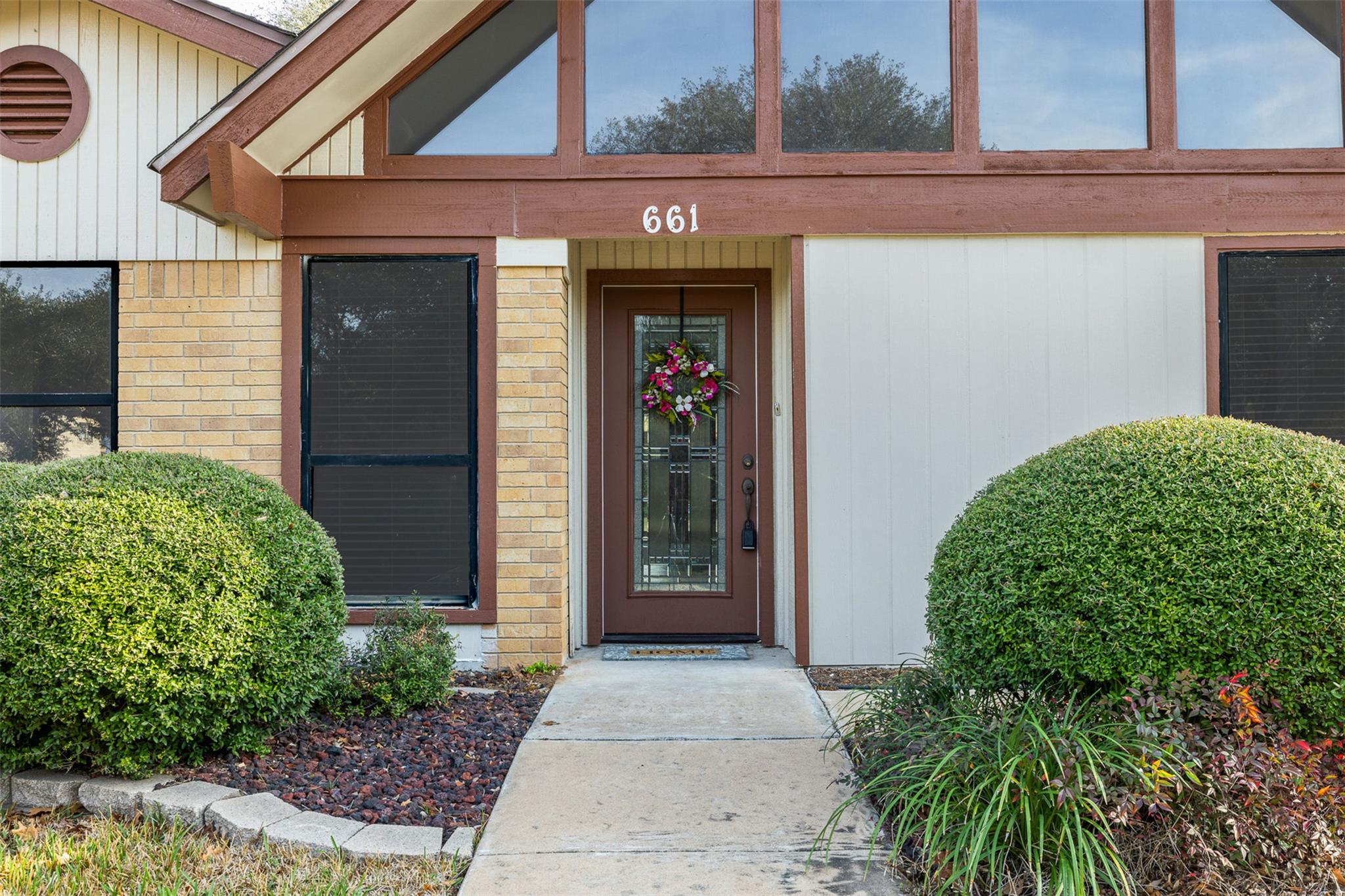 661 S College St, La Grange, TX 78945