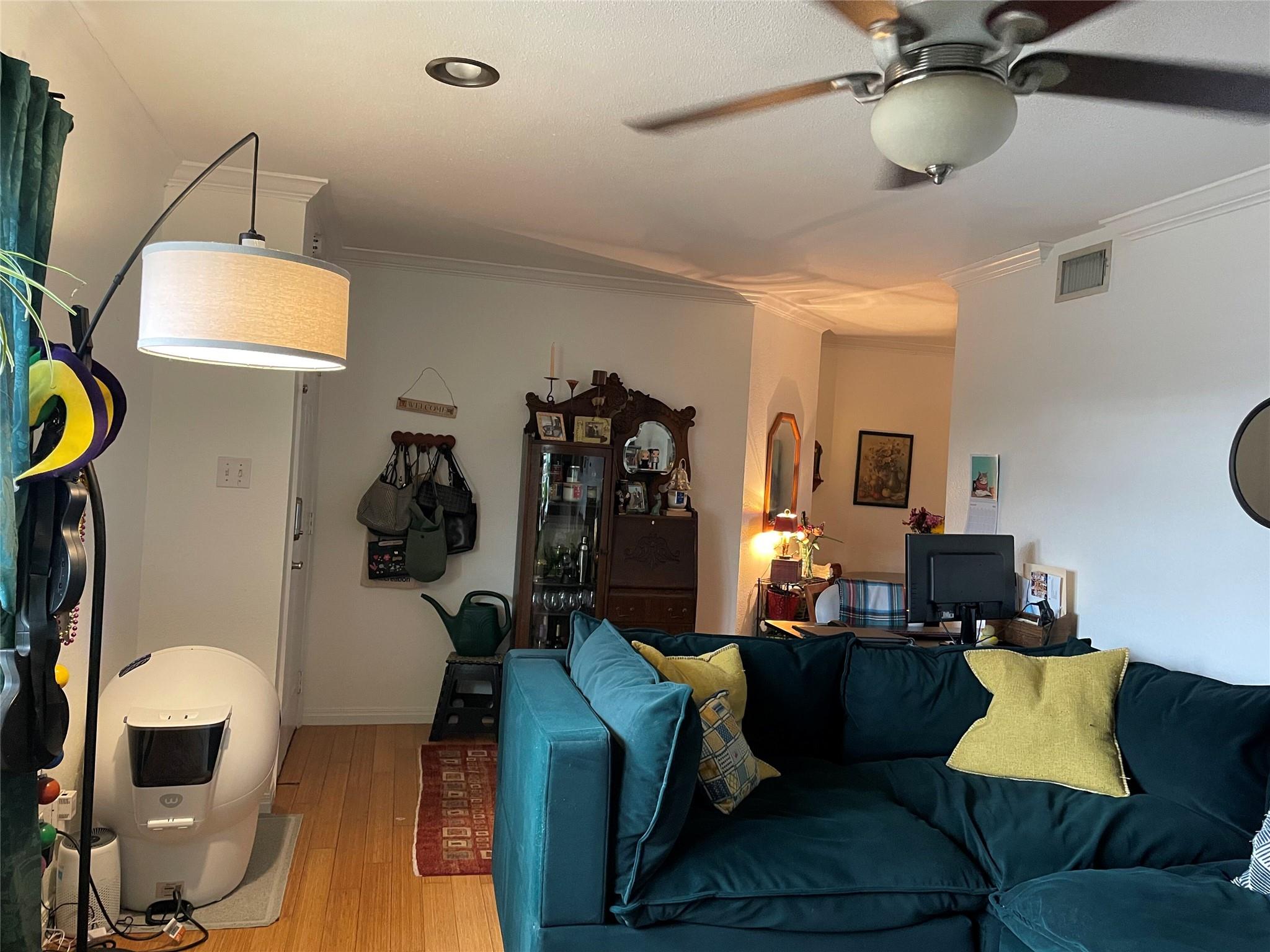 900 S Lamar Blvd # 303, Austin, TX 78704