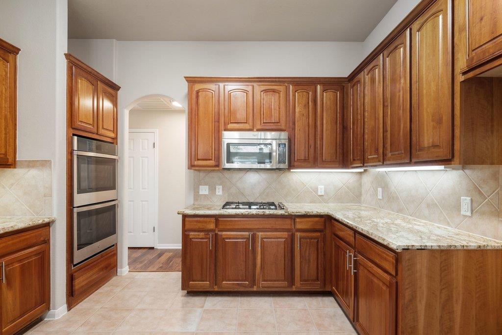 802 Ambrose Dr, Pflugerville, TX 78660