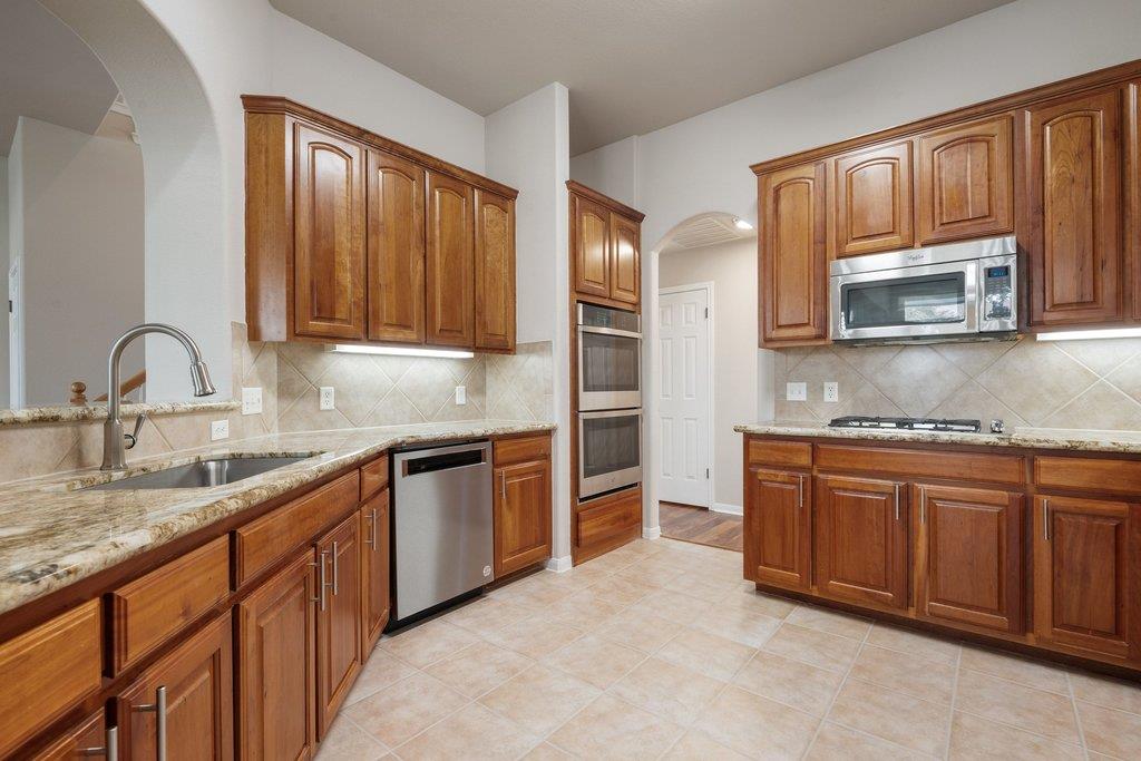 802 Ambrose Dr, Pflugerville, TX 78660