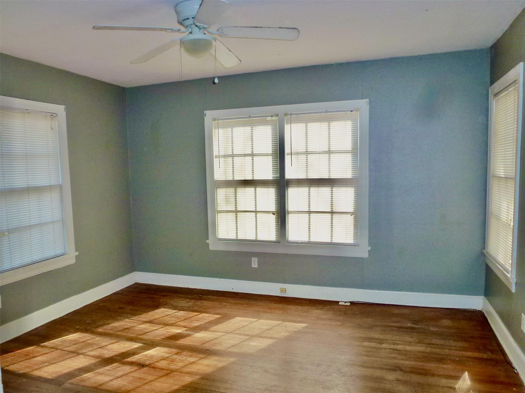 1408 W 39th 1/2 St, Austin, TX 78756