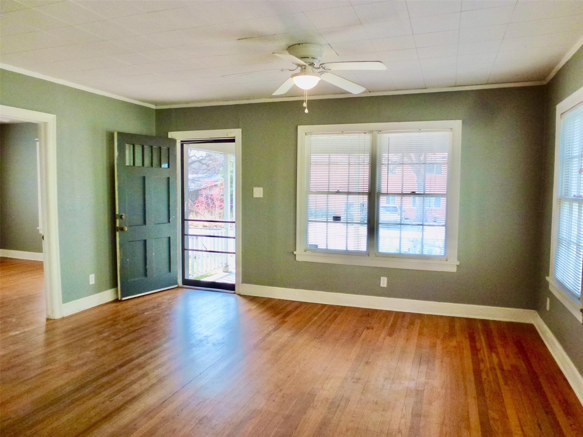 1408 W 39th 1/2 St, Austin, TX 78756