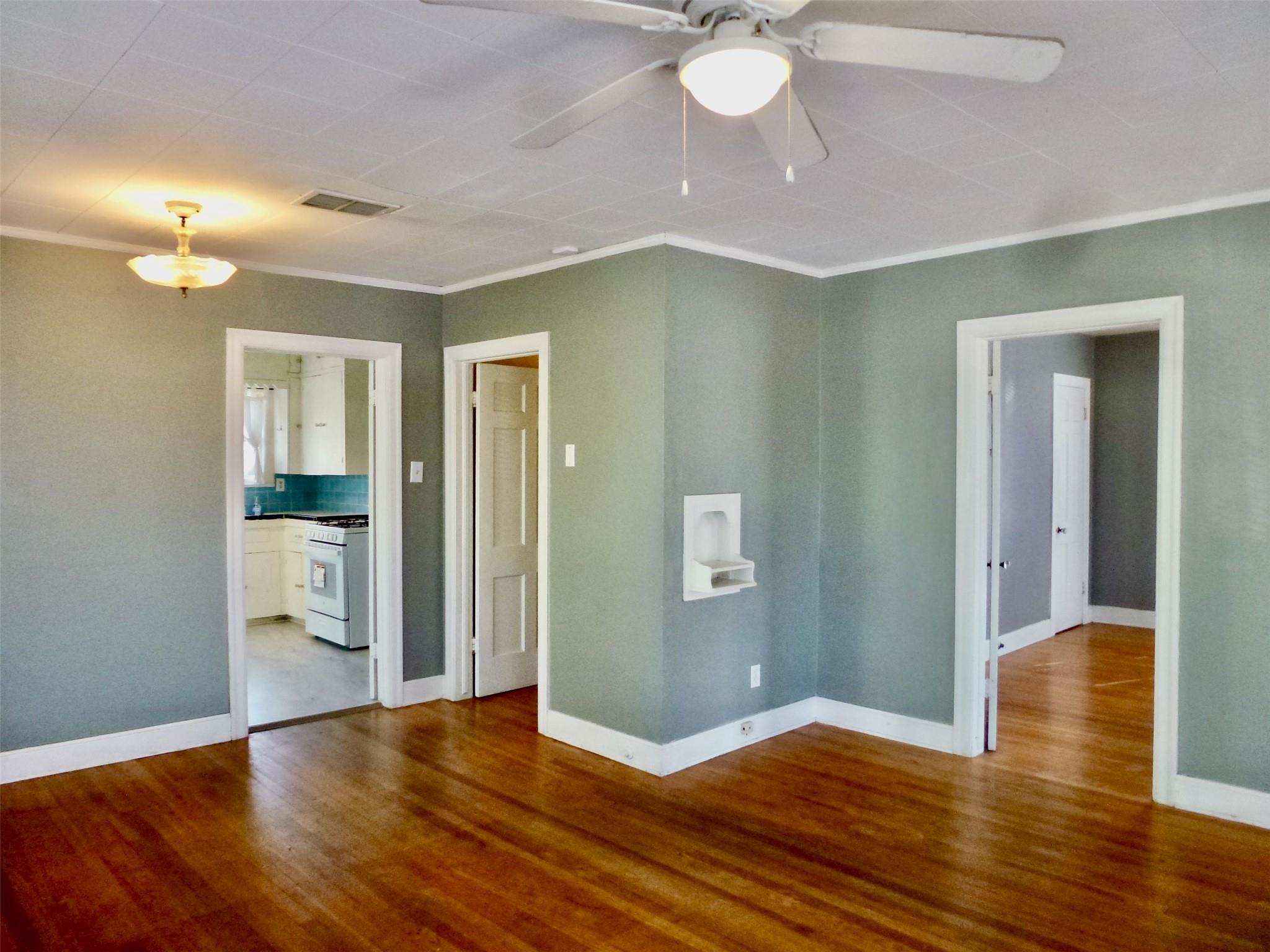 1408 W 39th 1/2 St, Austin, TX 78756